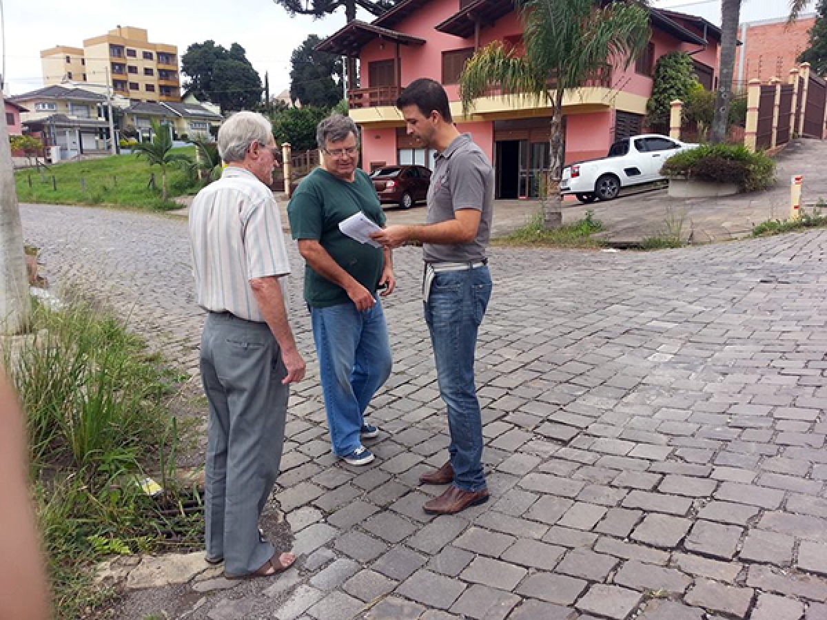 Vereador Neri, O Carteiro visita o bairro Cruzeiro