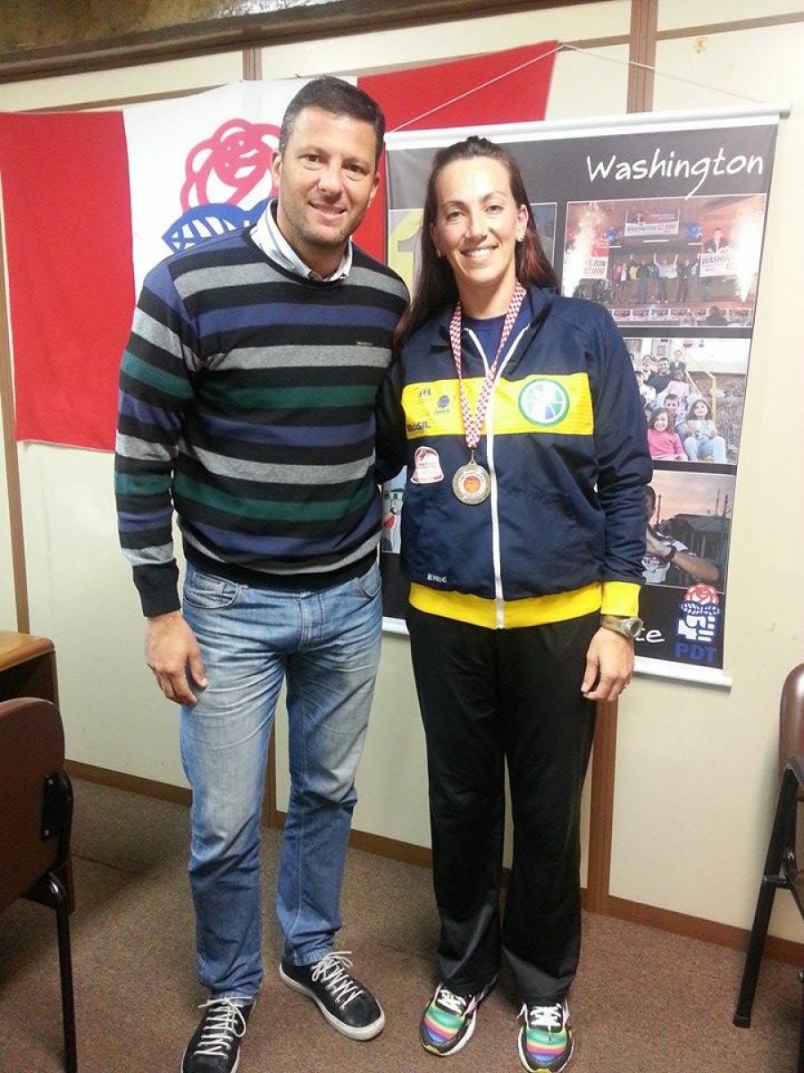 Vereador Washington recebe atleta vice-campeã de Basquetebol Master pela Seleção Brasileira da modalidade