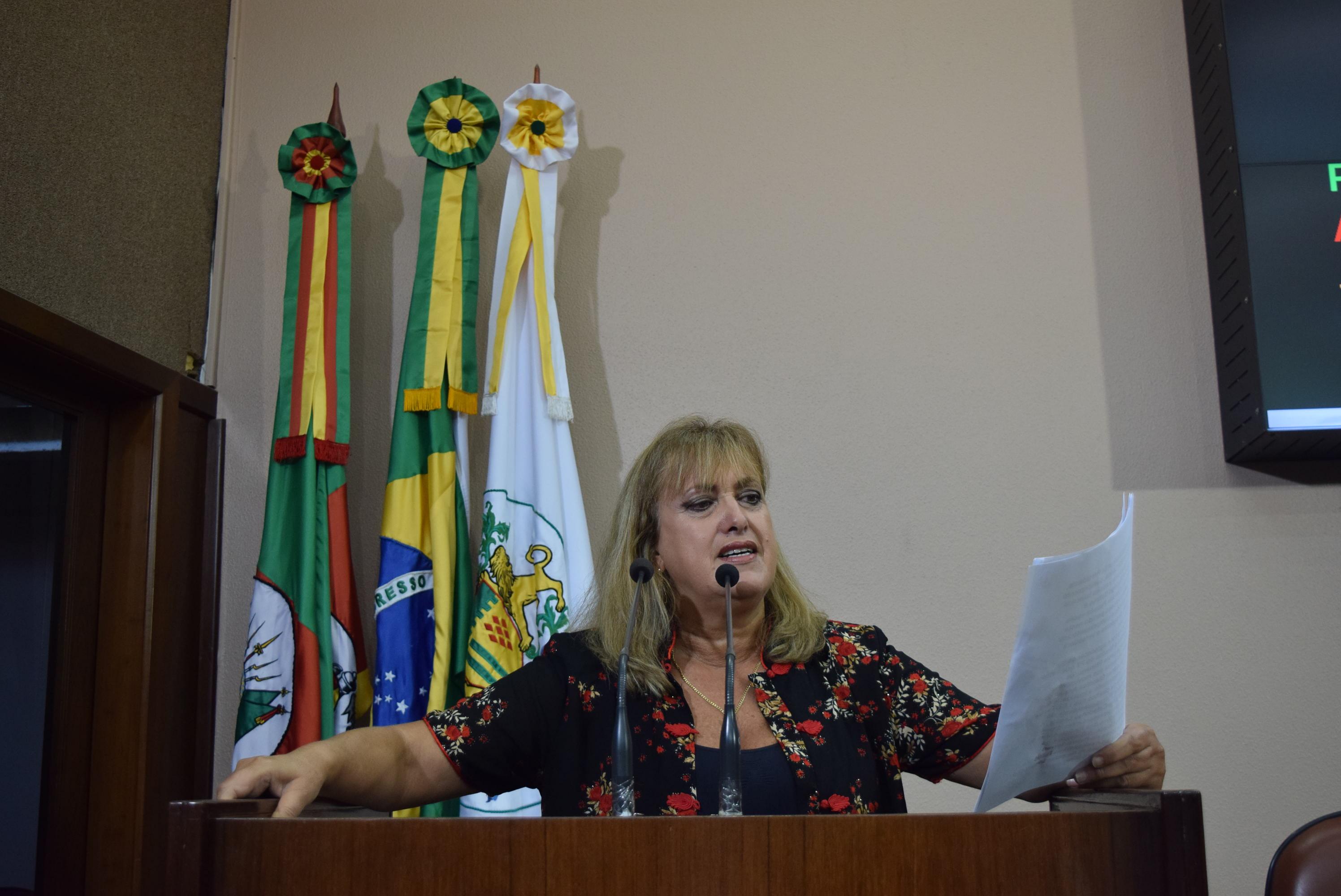 Ana Corso critica processo de impeachment a que está sendo submetida a primeira mulher presidente do Brasil