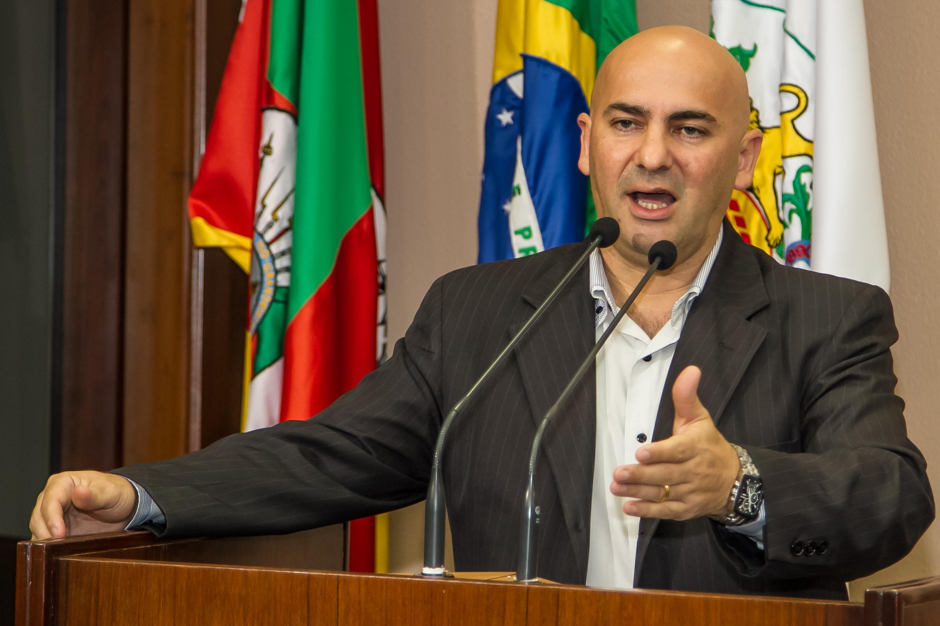 Legislativo caxiense debate a proposta para instituir o Dia Municipal da Capoeira