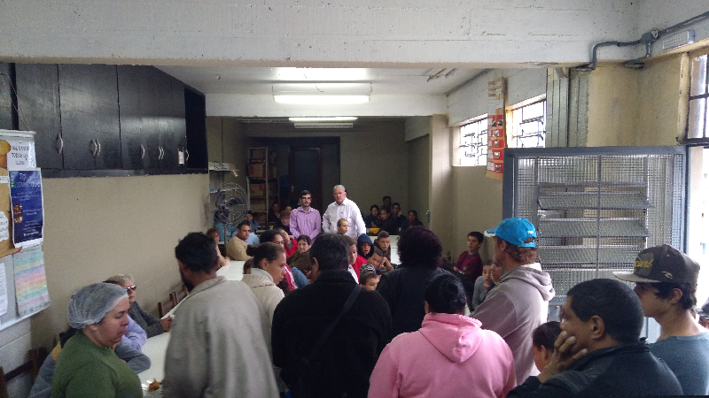 Vereadores visitam Cozinha Comunitária do Mariani e lamentam fechamento do programa