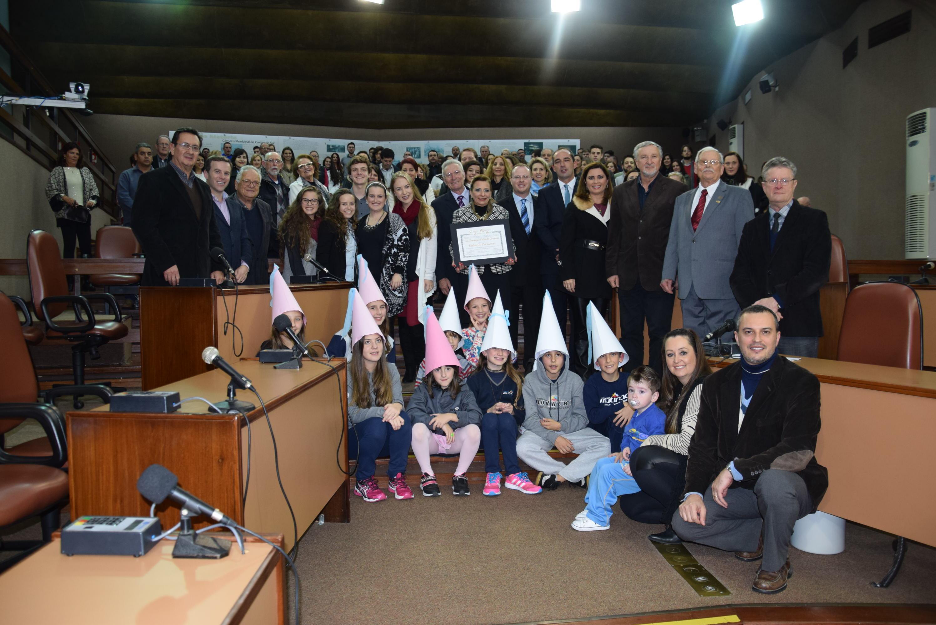 Câmara Municipal concede o título de Cidadã Caxiense à educadora Domingas Colombo Giacomin