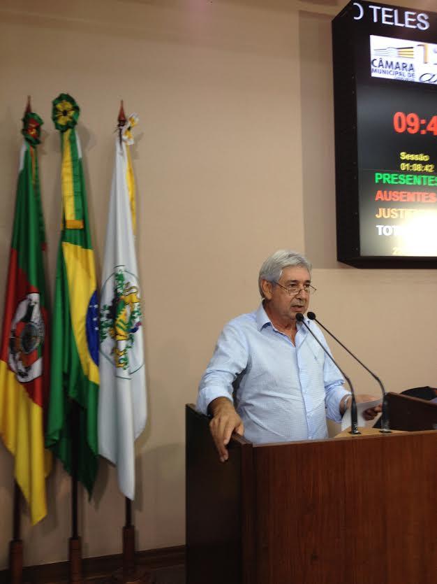Adelino Teles critica Renato Nunes