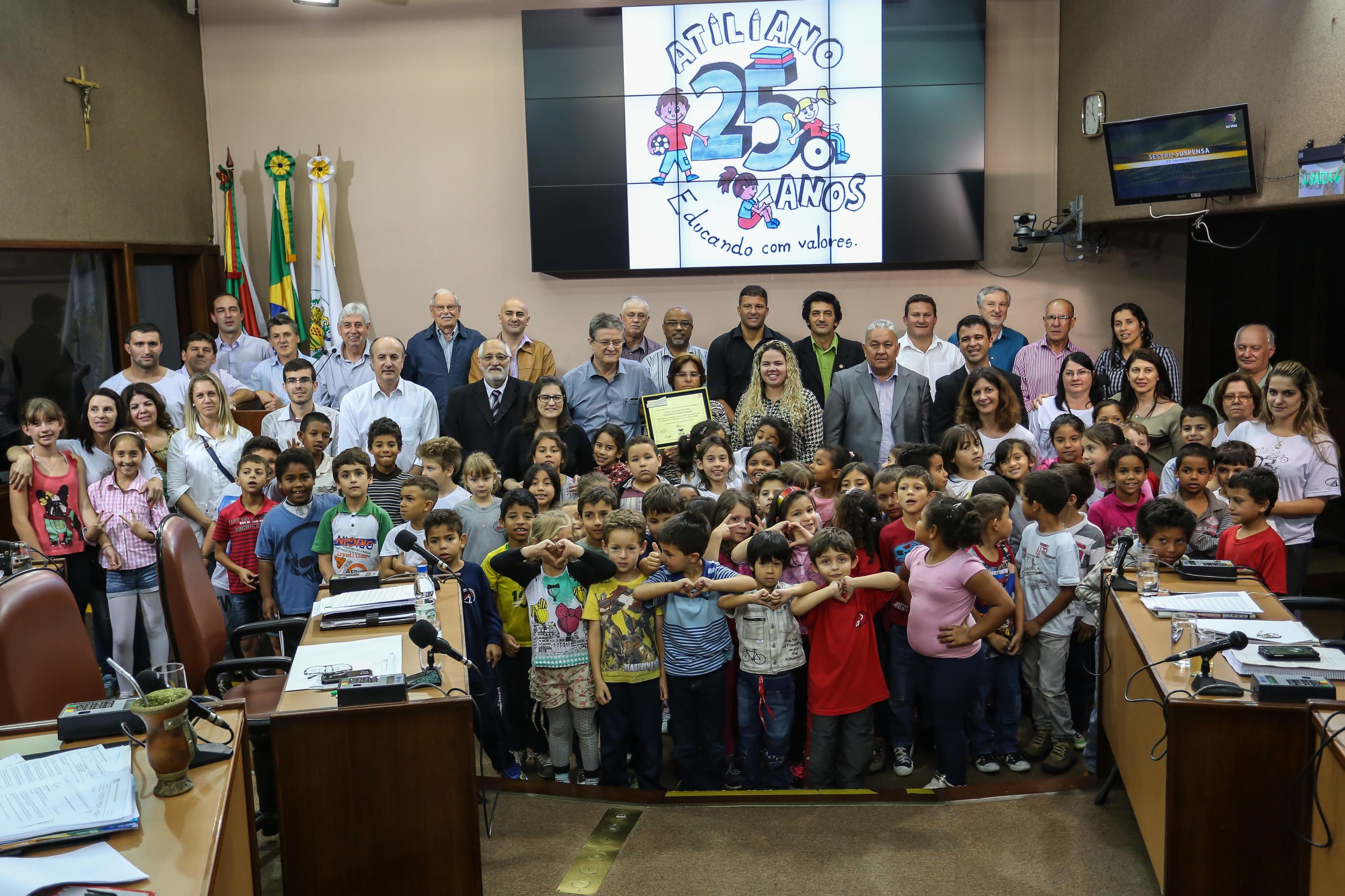 Leia mais sobre Trajetória da Escola Municipal Atiliano Pinguelo é reconhecida pela Câmara Municipal
