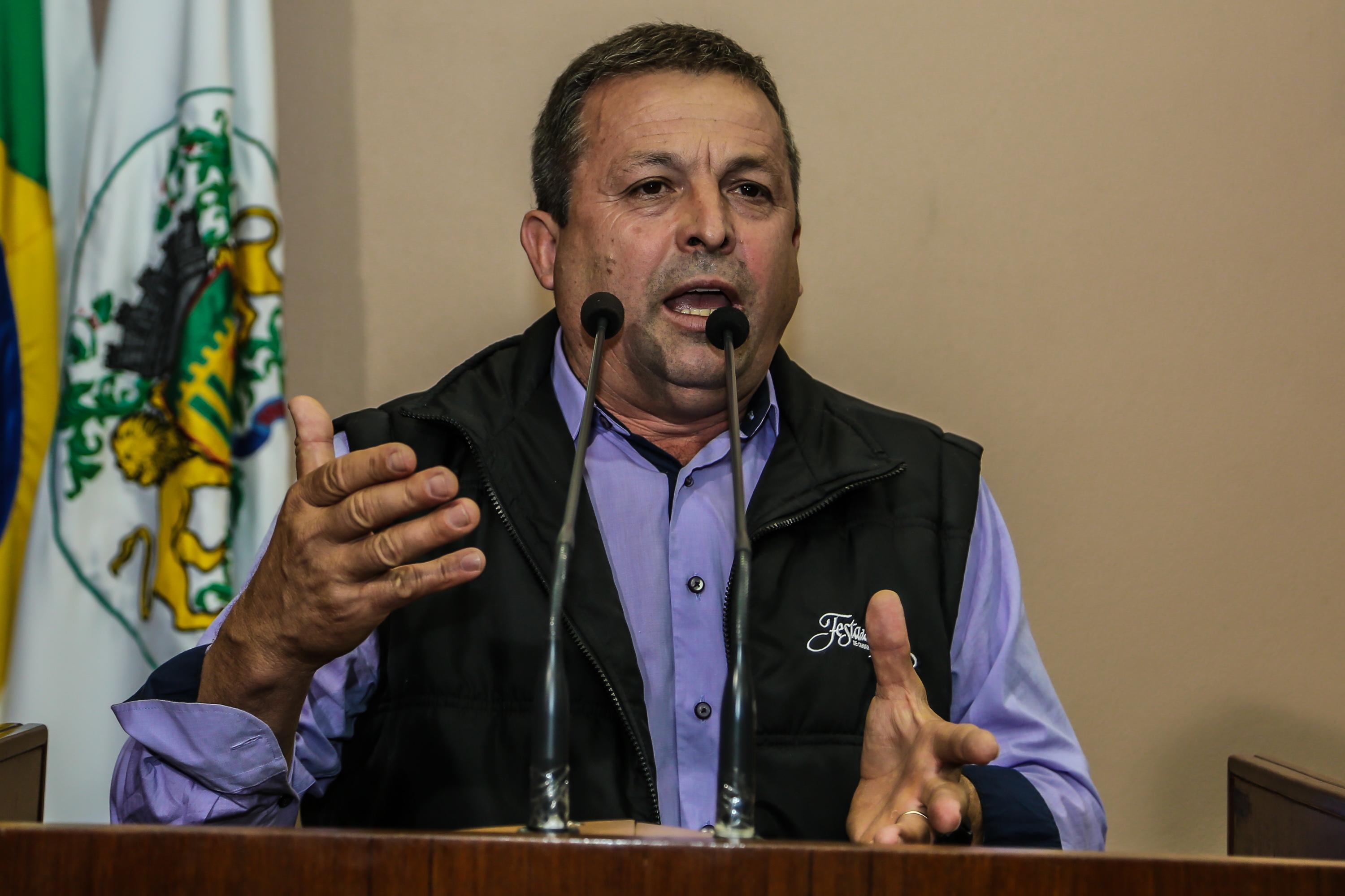 Leia mais sobre Parlamentar Velocino Uez destaca obras necessárias para Galópolis