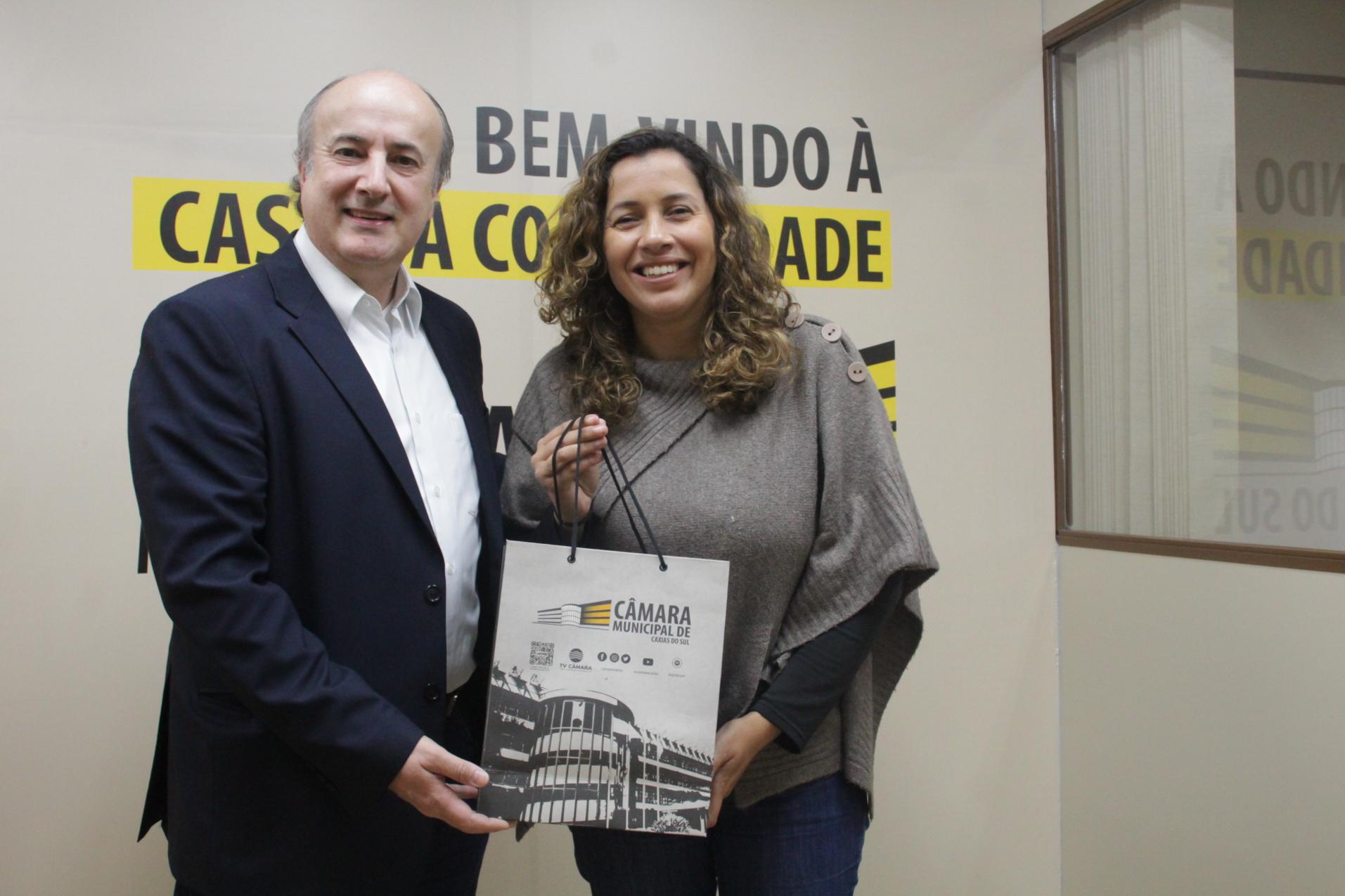 Leia mais sobre Denise recebe visita de ex-presidente da Câmara, Gustavo Toigo