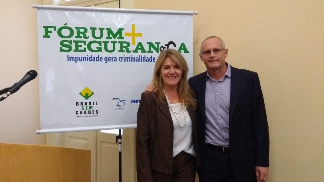 Leia mais sobre Paula Ioris participa do Fórum Mais Segurança: Impunidade gera Criminalidade