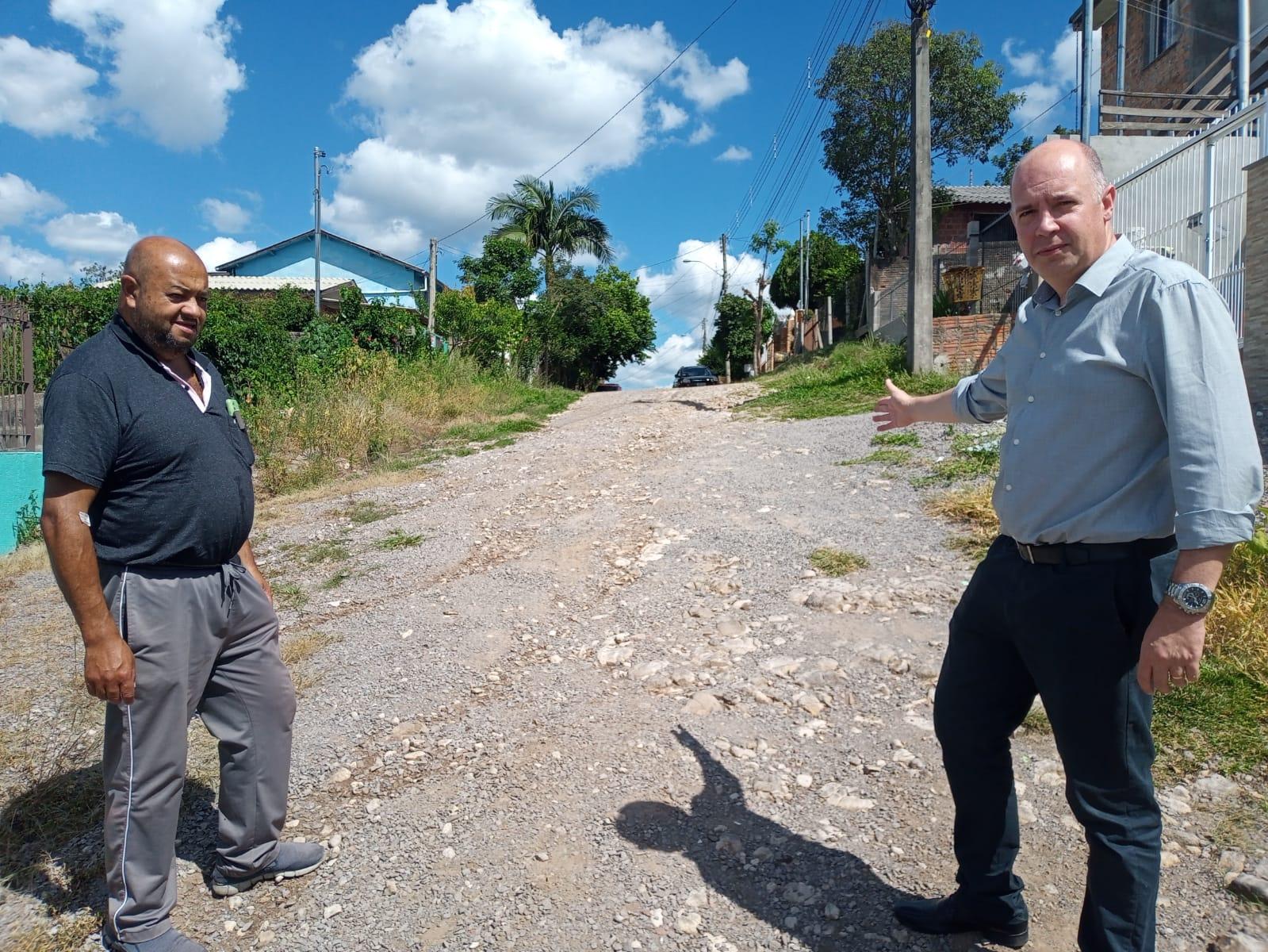 Vereador Lucas Diel e presidente da UAB, fiscalizam ruas dos bairros Reolon e Cidade Nova