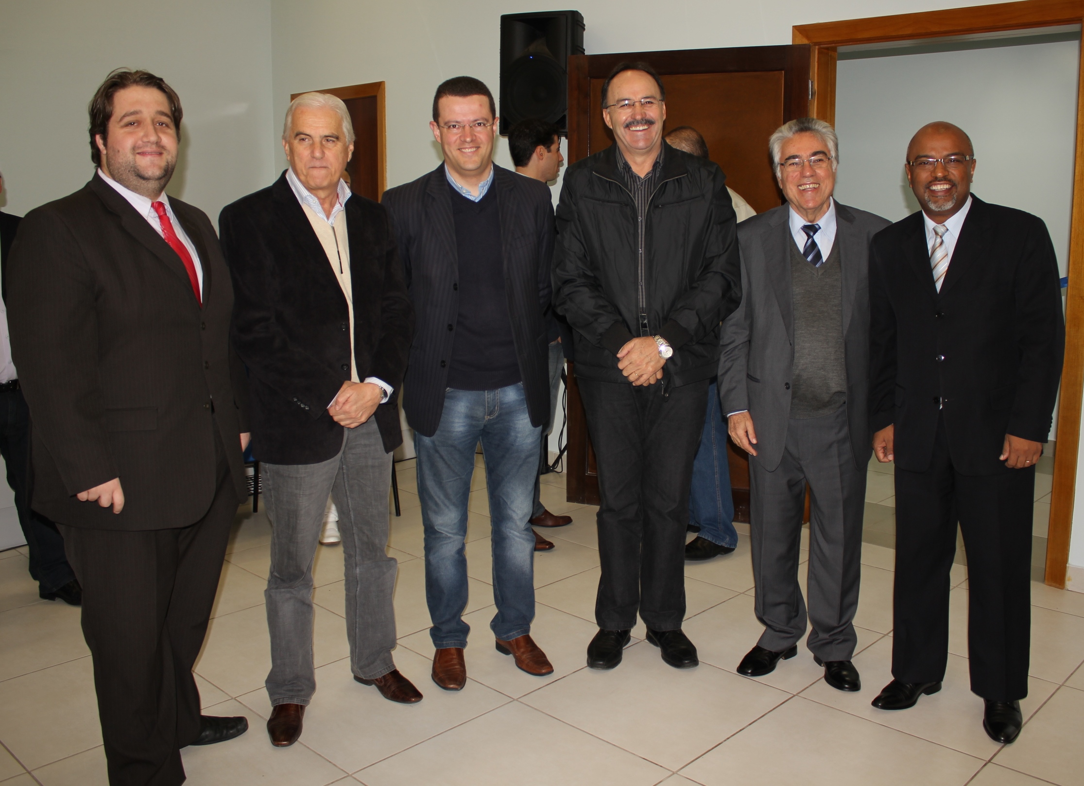 Mauro Pereira participa de inauguração da Clínica de Odontologia da FSG	