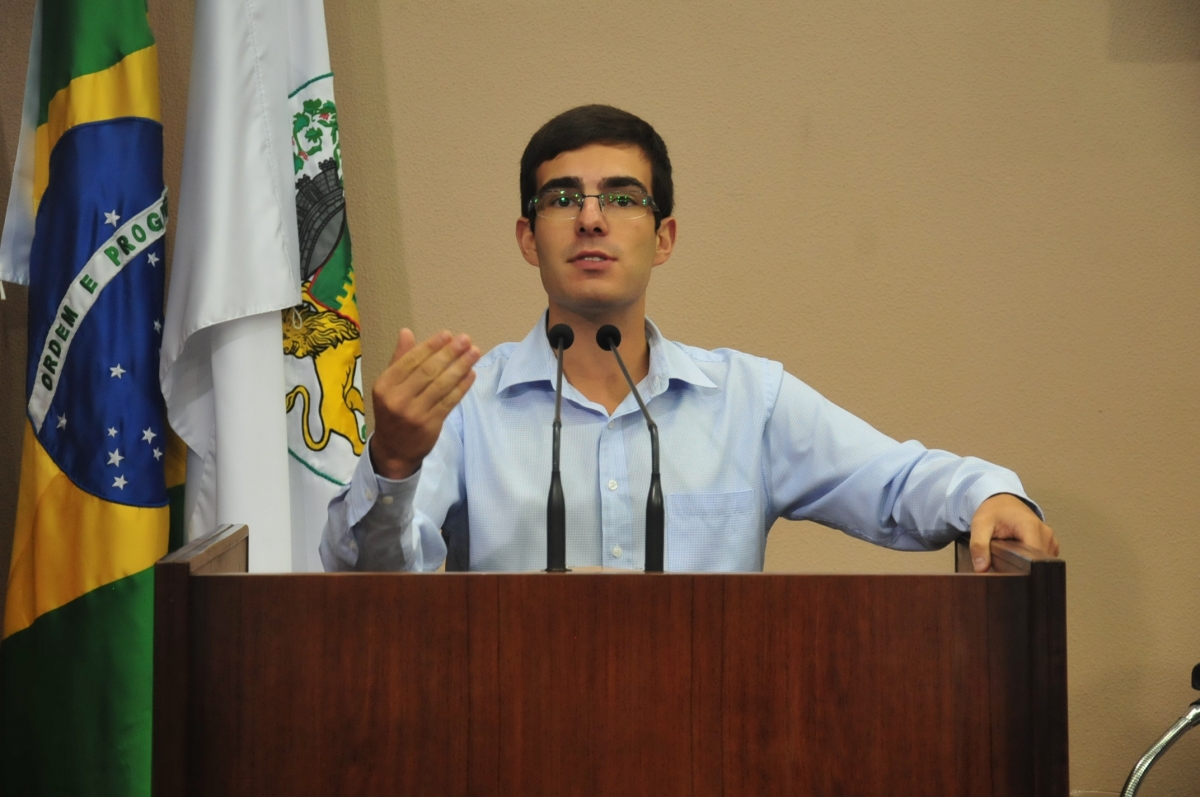 Rafael Bueno faz relato sobre encontro com ministro da Educação, em Brasília