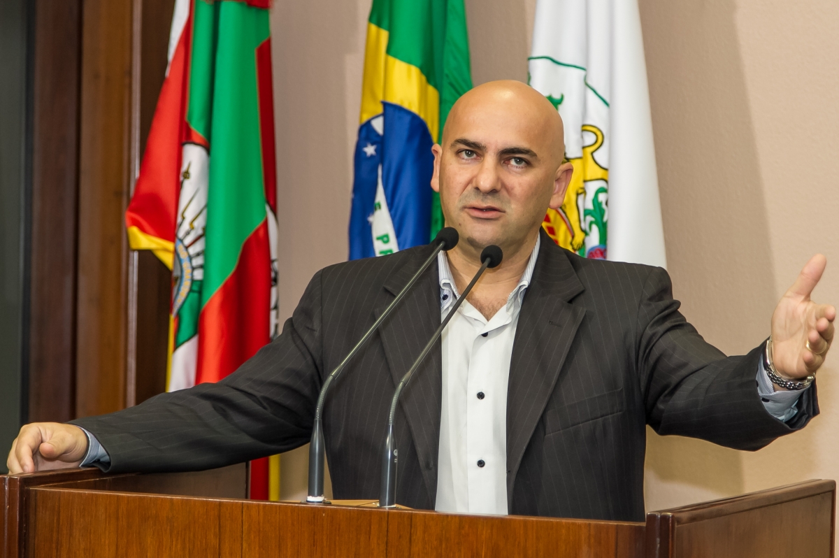Jaison Barbosa volta a criticar o bloqueio de recursos gaúchos por parte da União