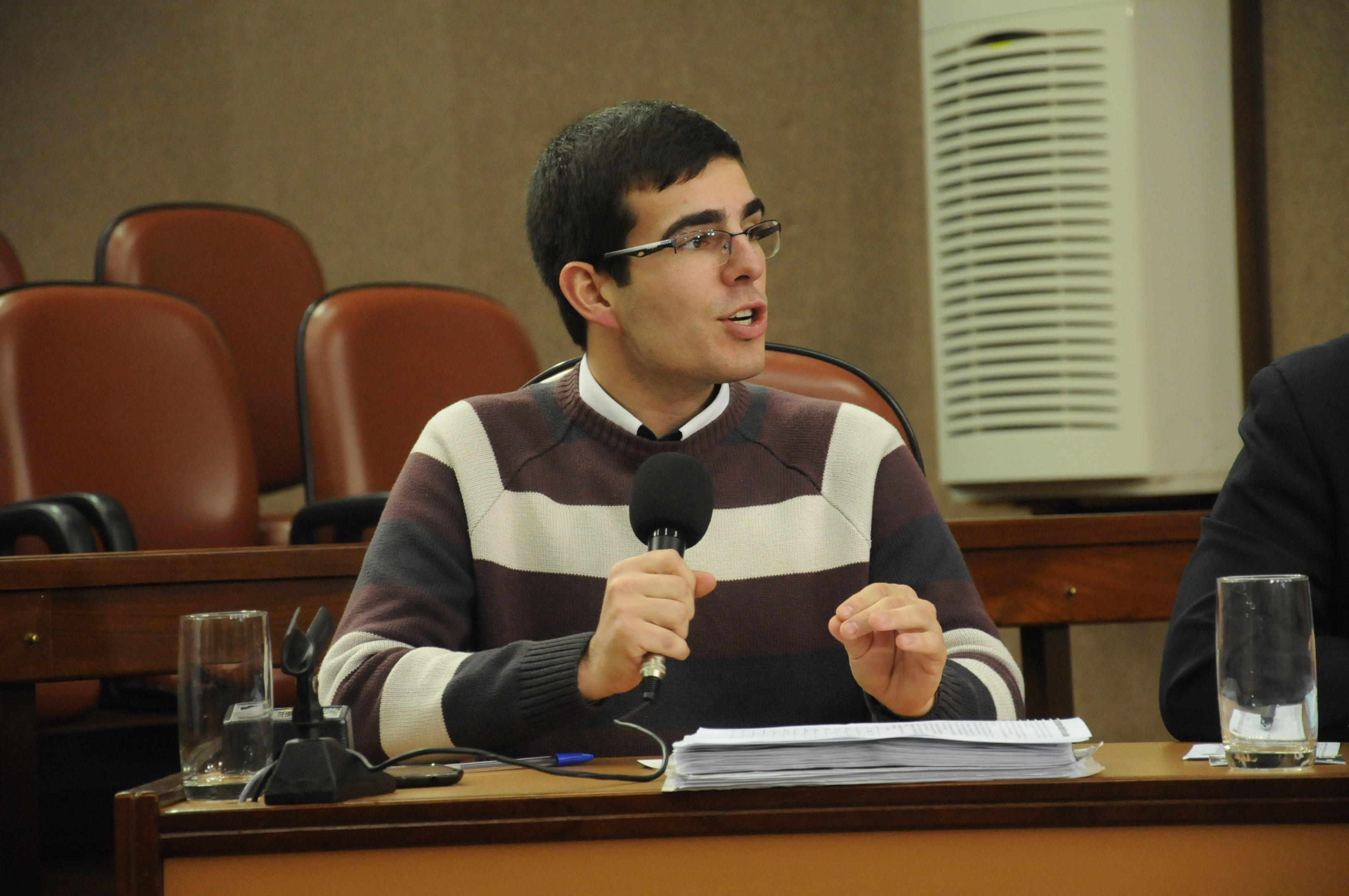 Vereador Rafael Bueno cria projeto que disponibiliza rede Wifi no transporte público