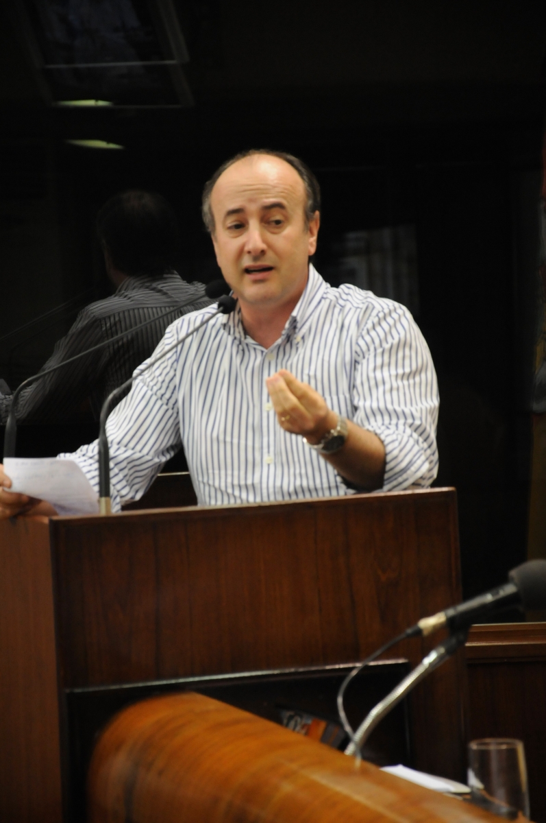 Gustavo Toigo apresenta projeto que estabelece regras a concursos públicos no município
