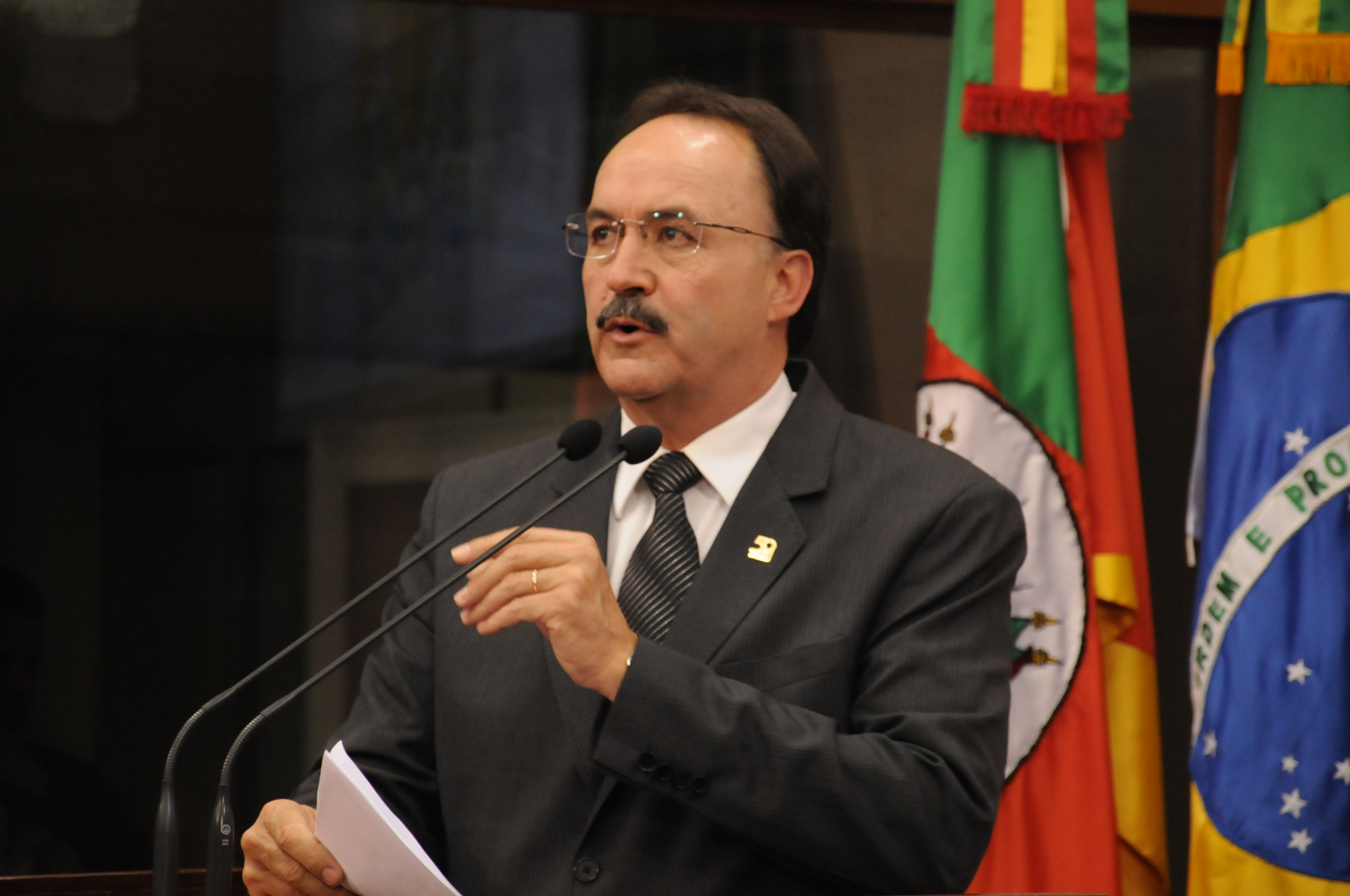 Mauro Pereira lamenta ação judicial que despejou famílias em Caxias do Sul