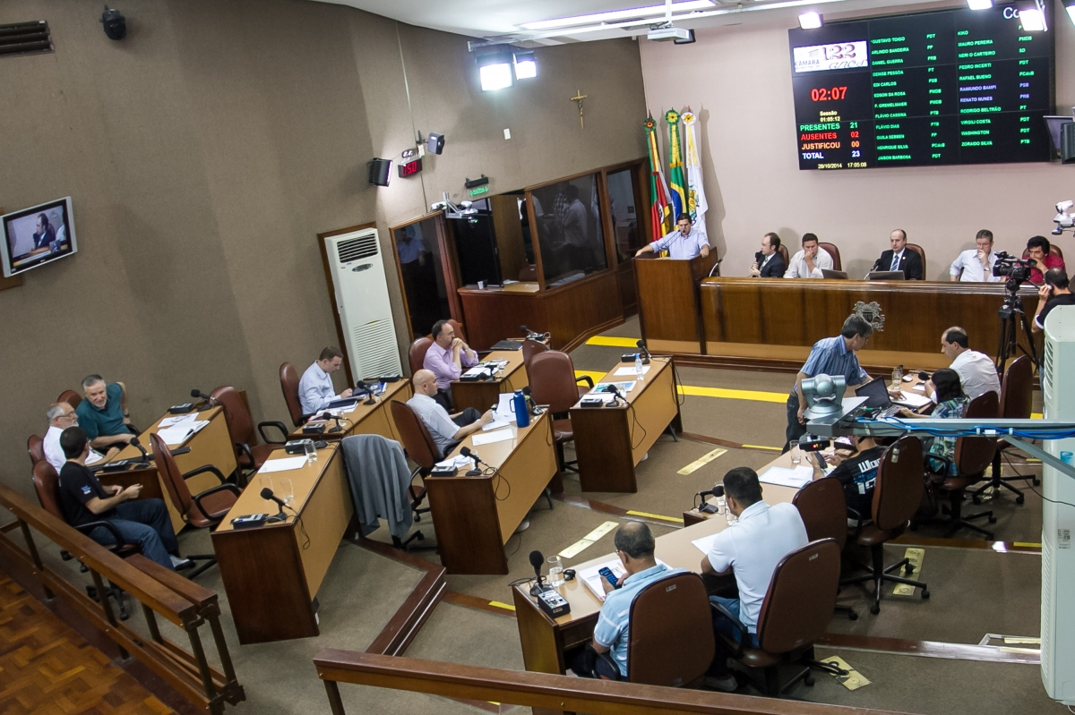 Resultado das eleições ao governo do Estado e à presidência da República motiva debate no Legislativo