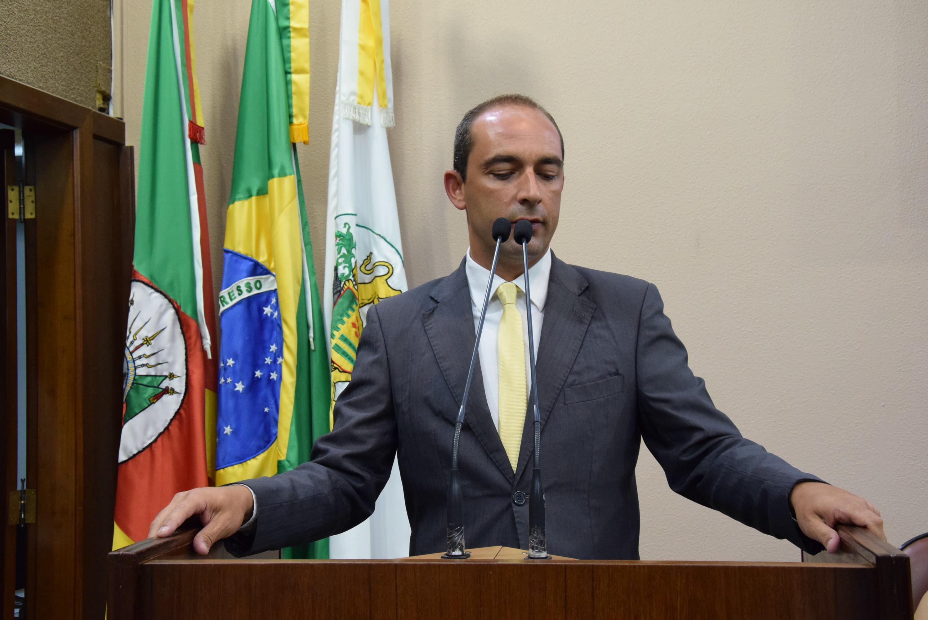 Leia mais sobre  Rodrigo Beltrão explica oposição petista