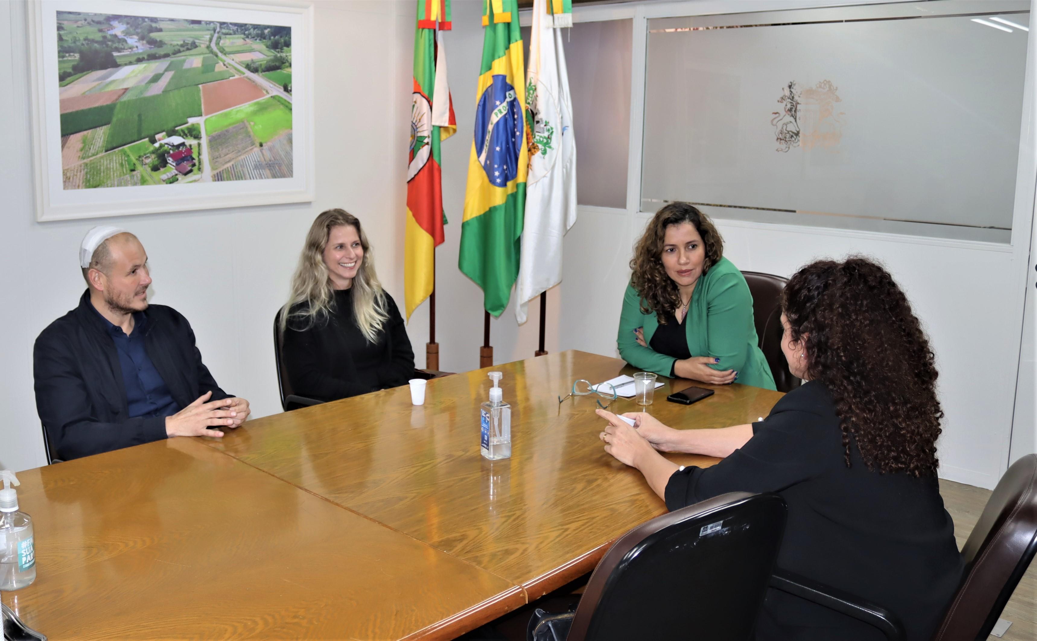 Presidenta do Legislativo recebe visita de gestoras da RBS 