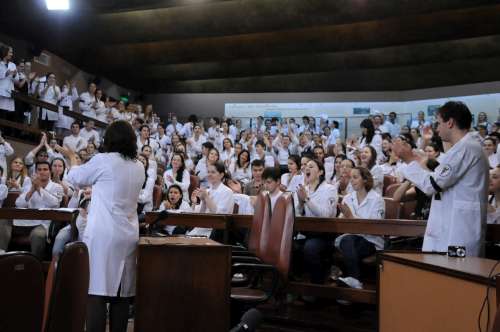 Leia mais sobre Estudantes da UCS protestam contra o 'Ato Médico' na Câmara 