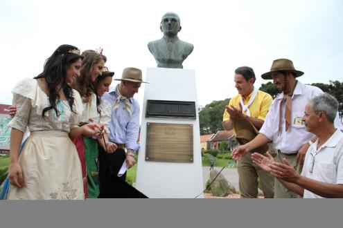 Jaison Barbosa protocola projeto de lei que busca instituir o prêmio Embaixador do Turismo de Caxias do Sul 