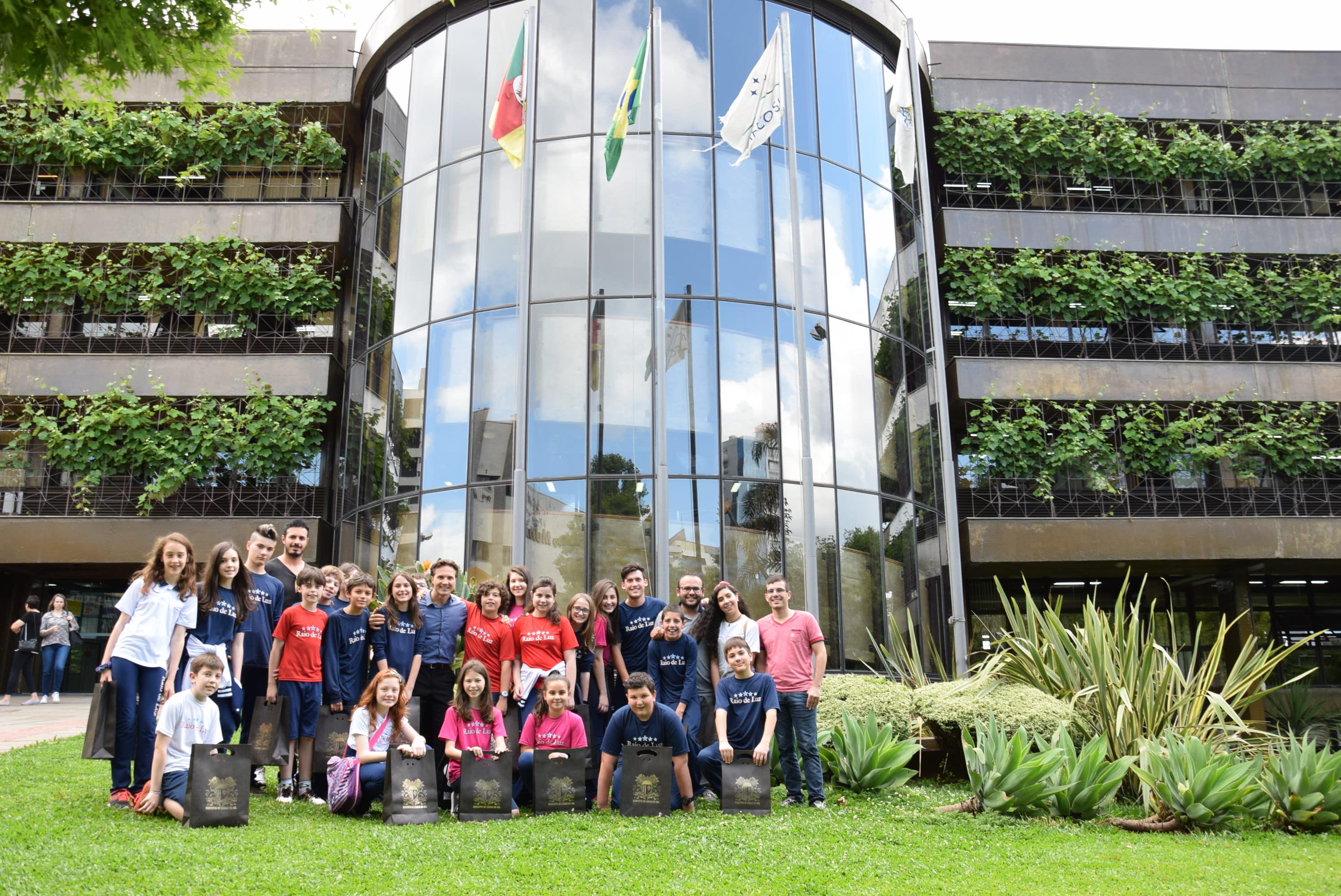 Leia mais sobre Alunos da Escola Raio de Luz conhecem a estrutura e o funcionamento da Câmara Municipal de Caxias do Sul