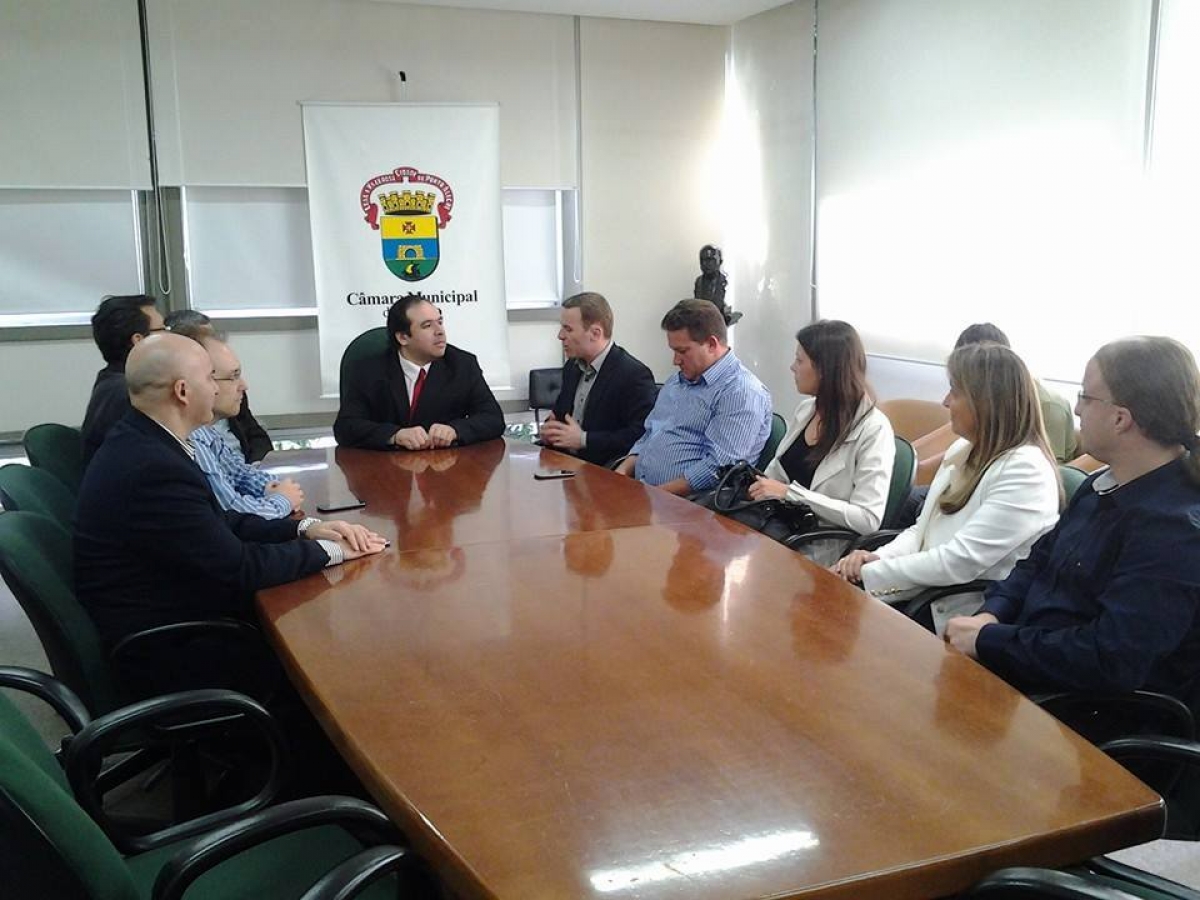 Leia mais sobre Comissão do Regimento Interno visitou Câmara de Porto Alegre
