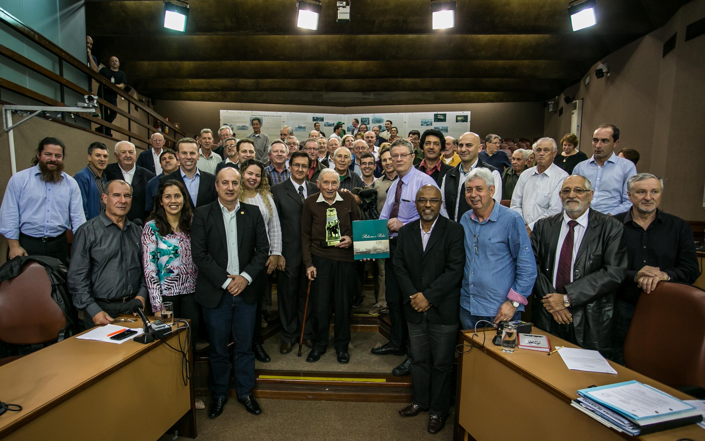 Ex-vereador Francisco Andriollo é agraciado com o Prêmio Caxias do Sul
