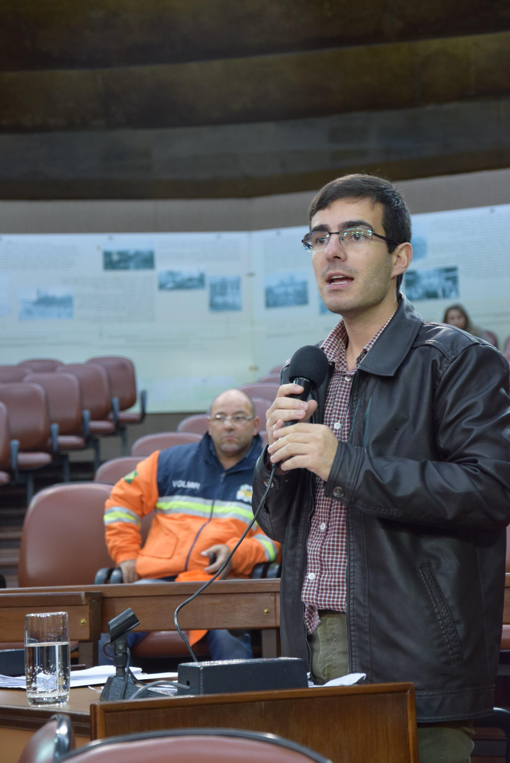 Vereador Rafael Bueno questiona Estado sobre a concessão da exploração de rodovias para a iniciativa privada