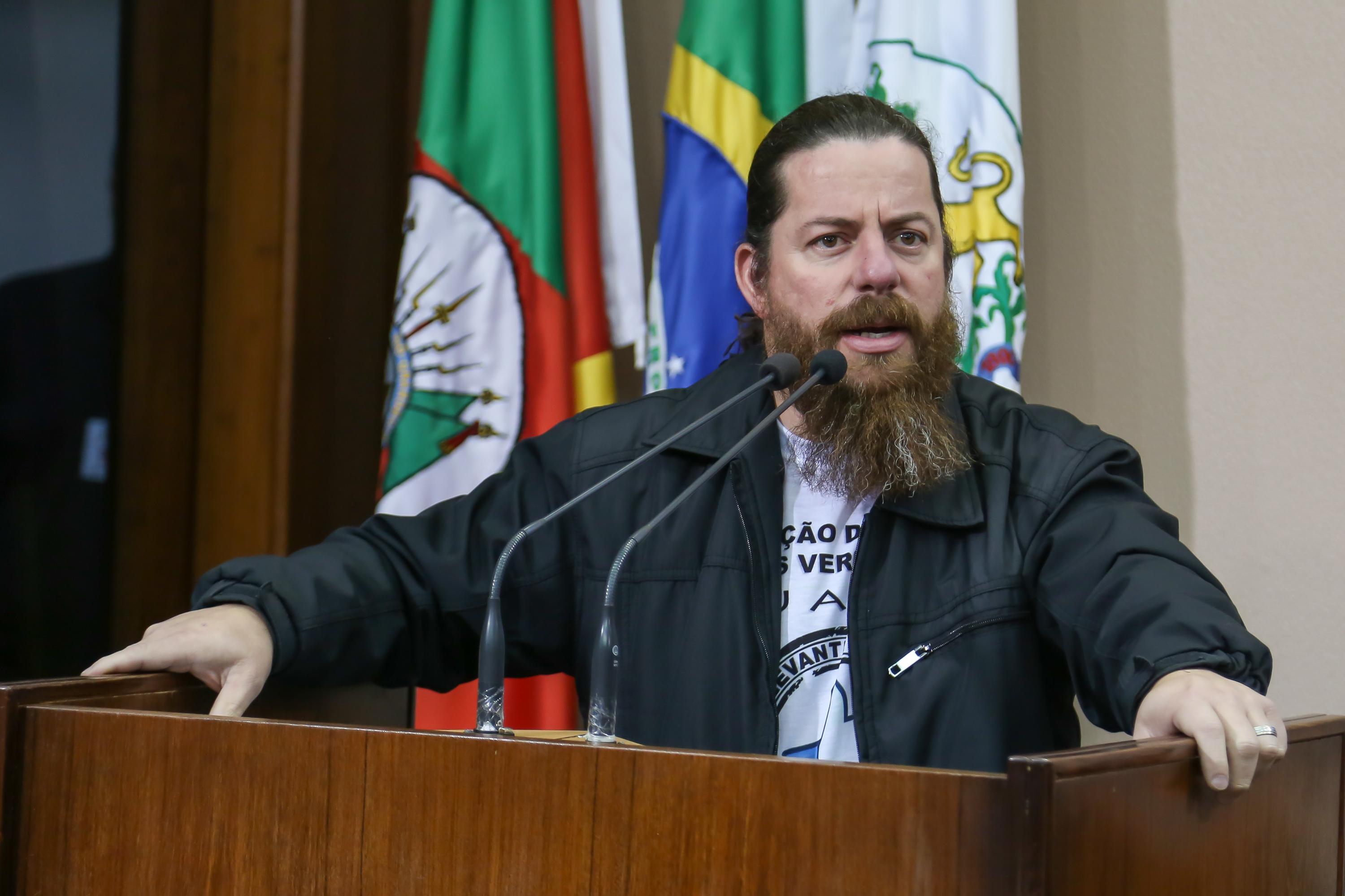 Renato Nunes convida à Marcha para Jesus na tribuna do Parlamento caxiense