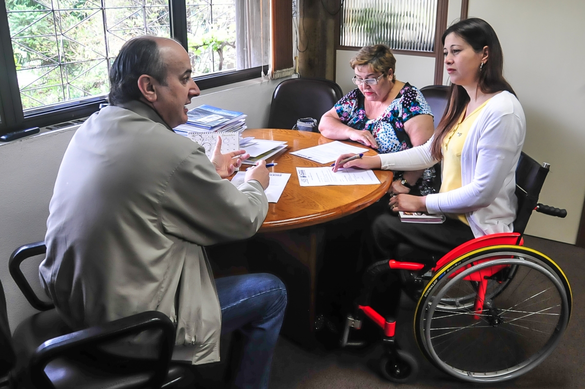 Leia mais sobre Legislativo e Coordenadoria de Acessibilidade definem ações para celebrar o Dia das Pessoas com Deficiência