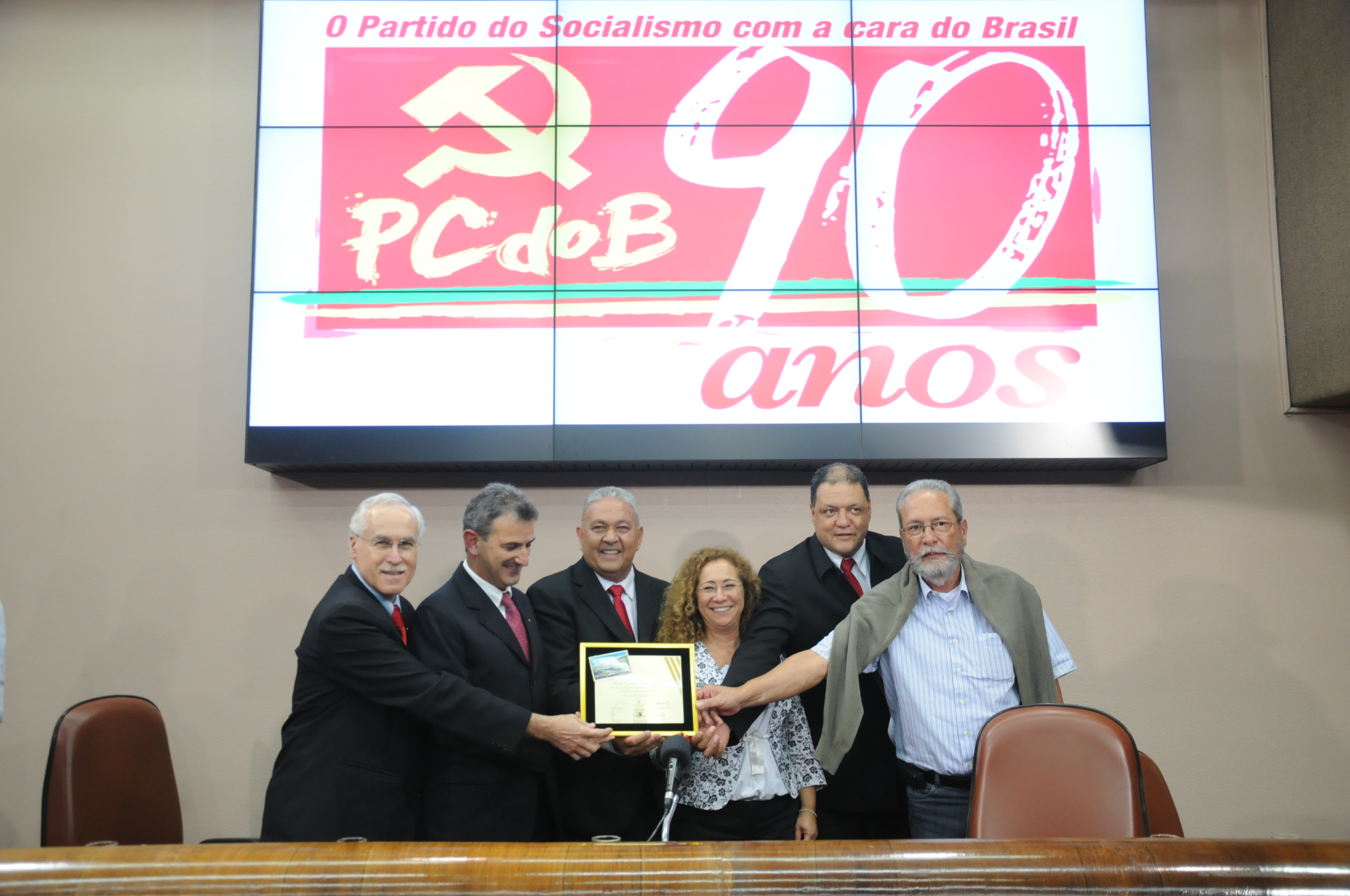 Leia mais sobre Legislativo caxiense celebra os 90 anos do Partido Comunista do Brasil