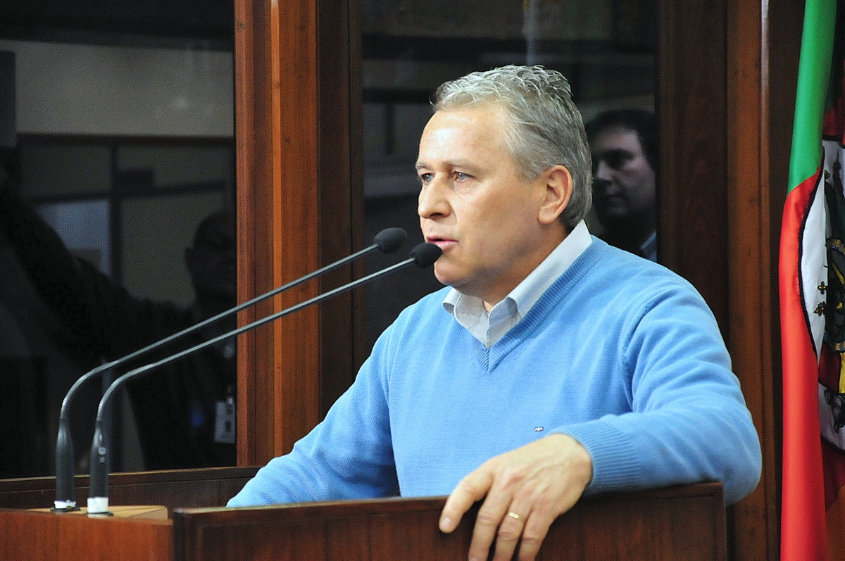 Leia mais sobre Jose Pascual Dambros toma posse como vereador do Legislativo caxiense