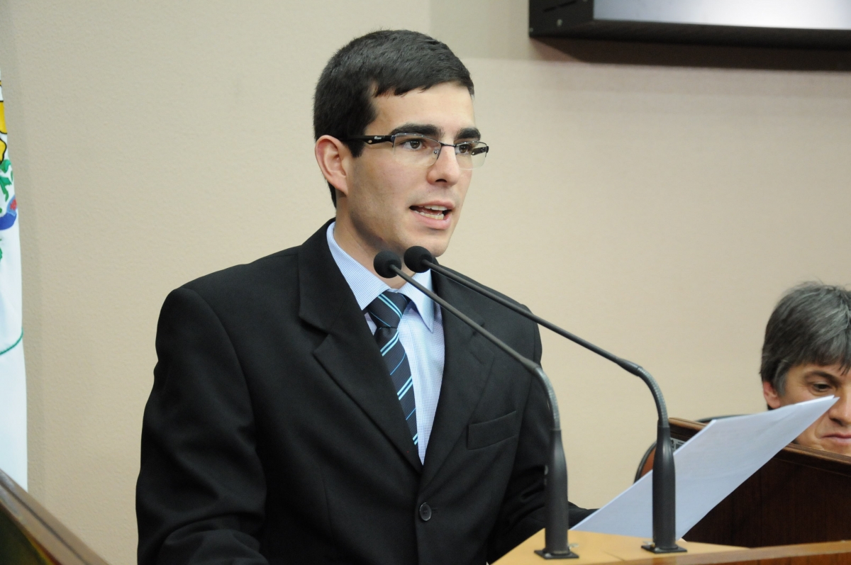 Rafael Bueno solicita providências para a estrutura da Escola Estadual José Generosi
