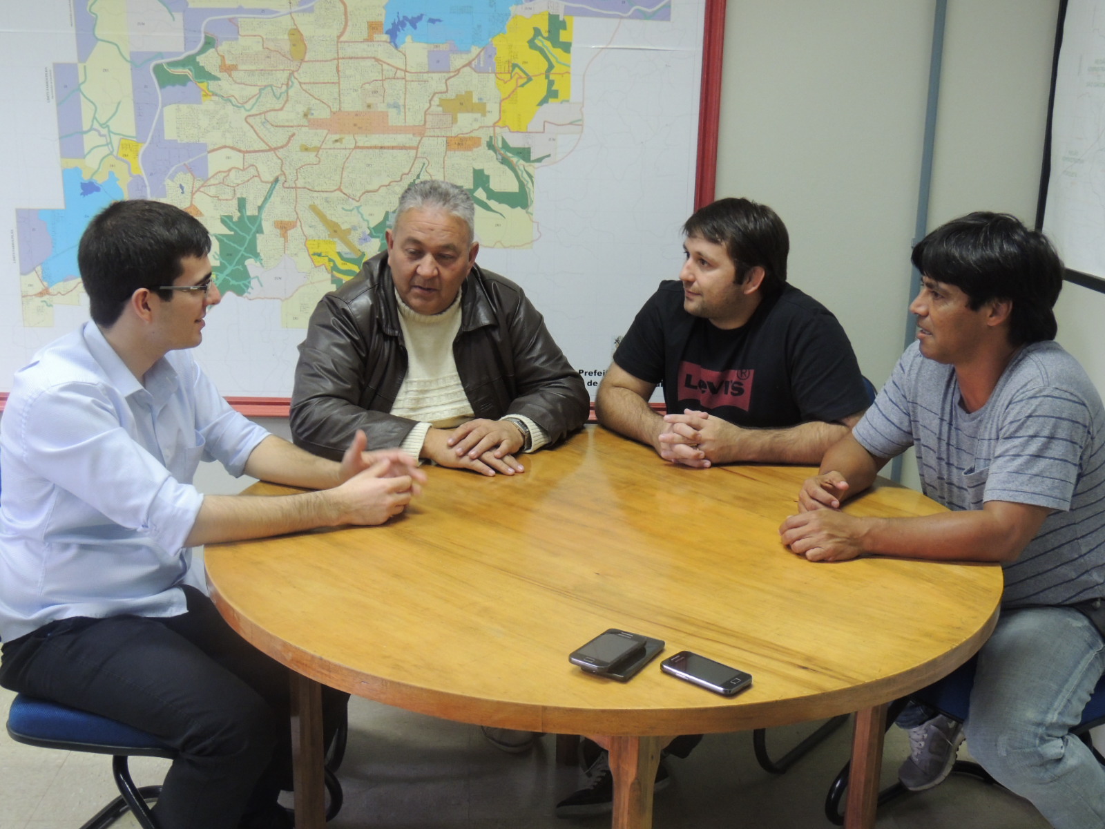 Rafael Bueno recebe visita de João Derly, vereador porto-alegrense