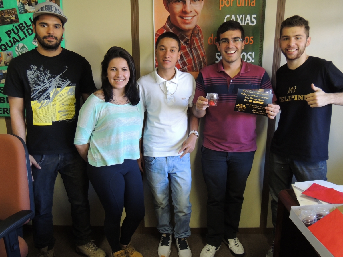 Vereador Rafael Bueno recebe visita de jovens promoters