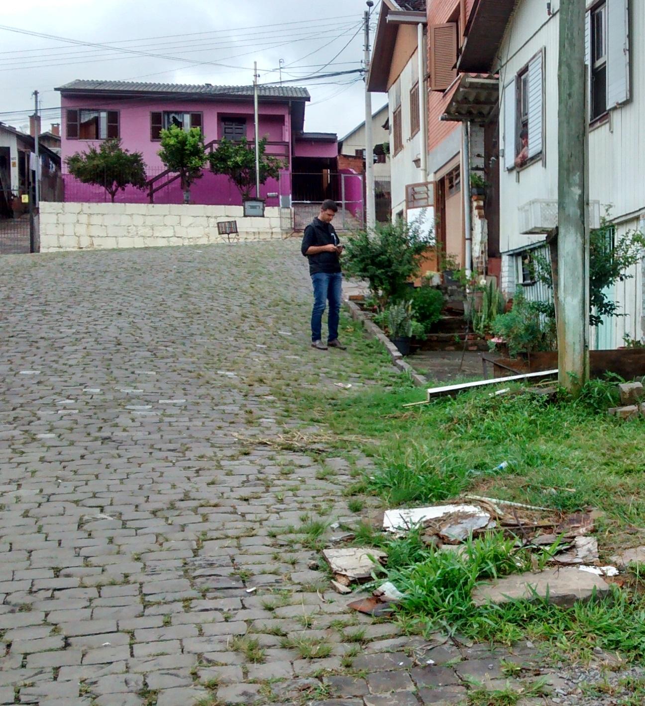 Vereador Neri, O Carteiro atende a demandas no bairro Cruzeiro