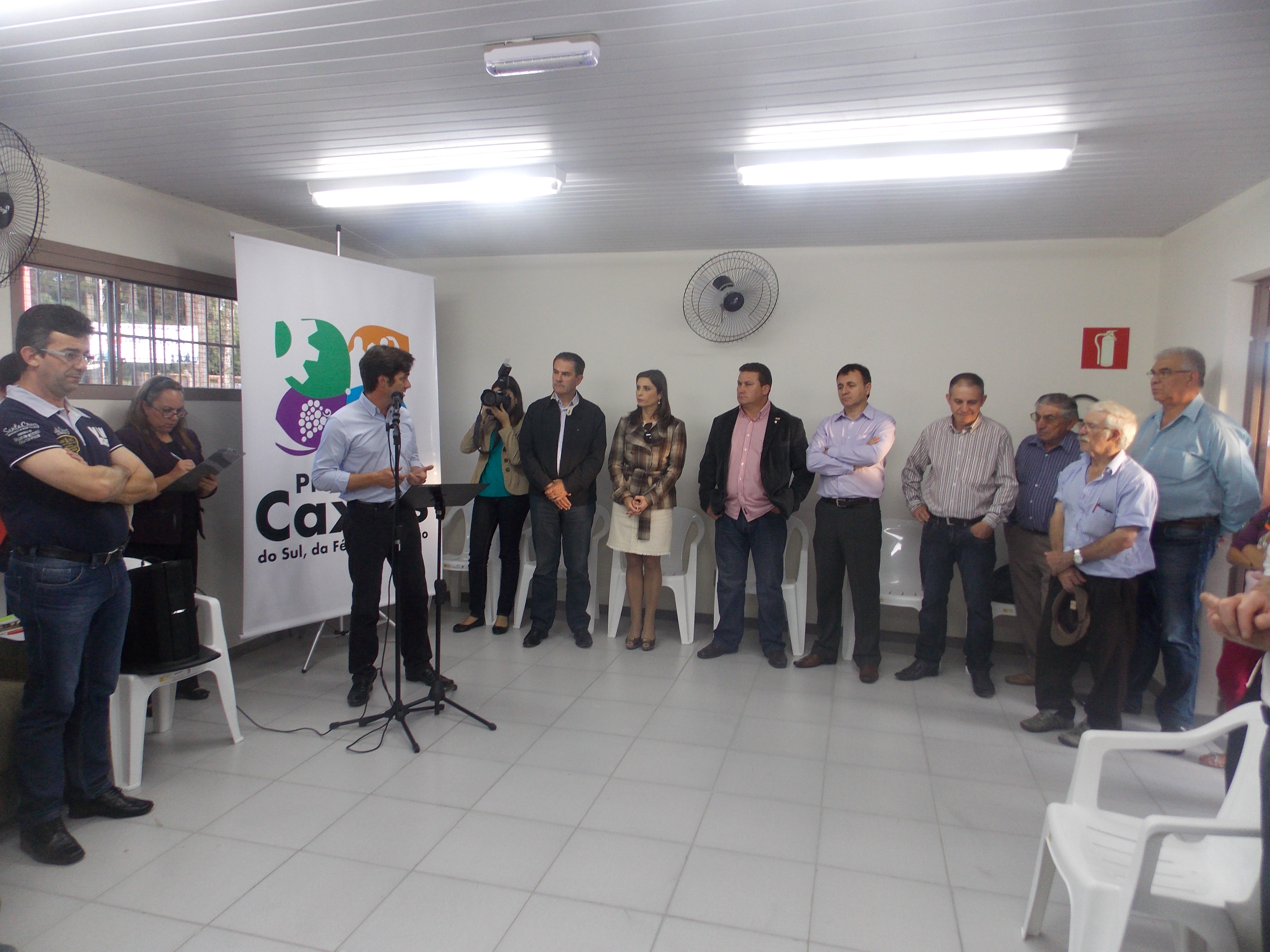 Leia mais sobre Edi Carlos participa da entrega de Capela Mortuária Regional 