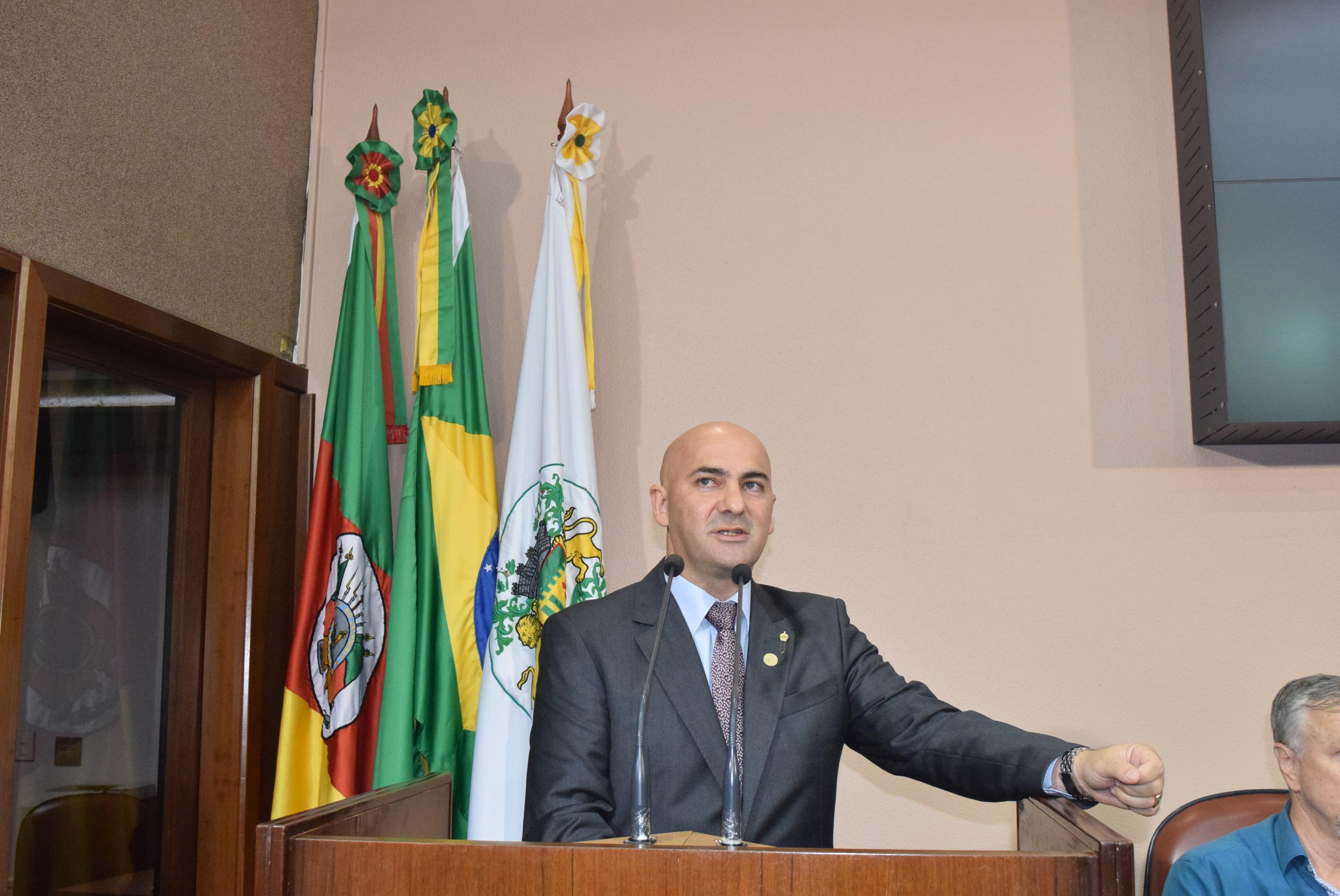 Jaison Barbosa sugere que eventual devolução de recursos do Legislativo ao município seja direcionada à UPA da Zona Norte