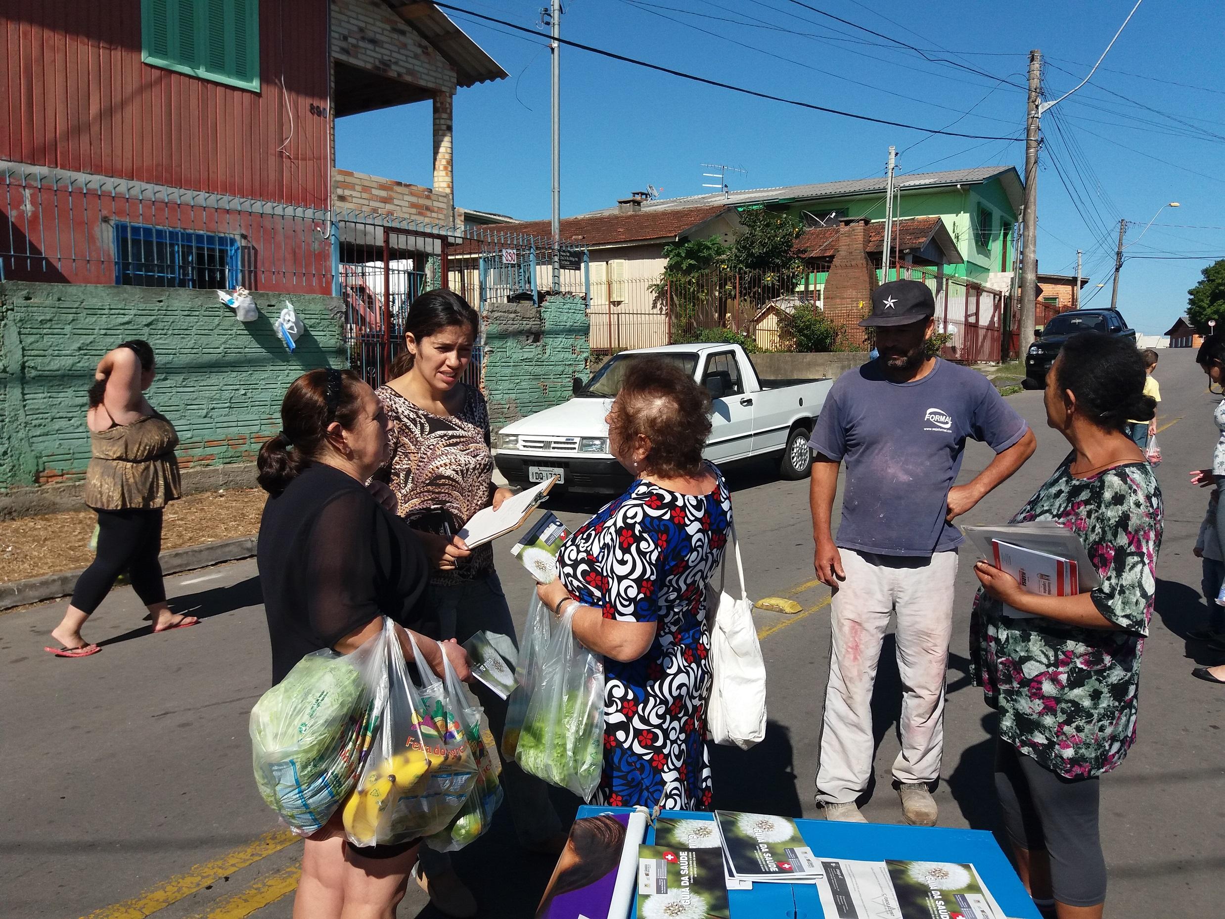 Vereadora Denise Pessôa realiza "Gabinete de Rua" no bairro Santa Fé