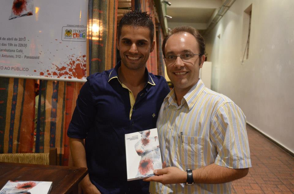 Vereador Felipe Gremelmaier prestigia lançamento do livro de Fernando Bins Sandi