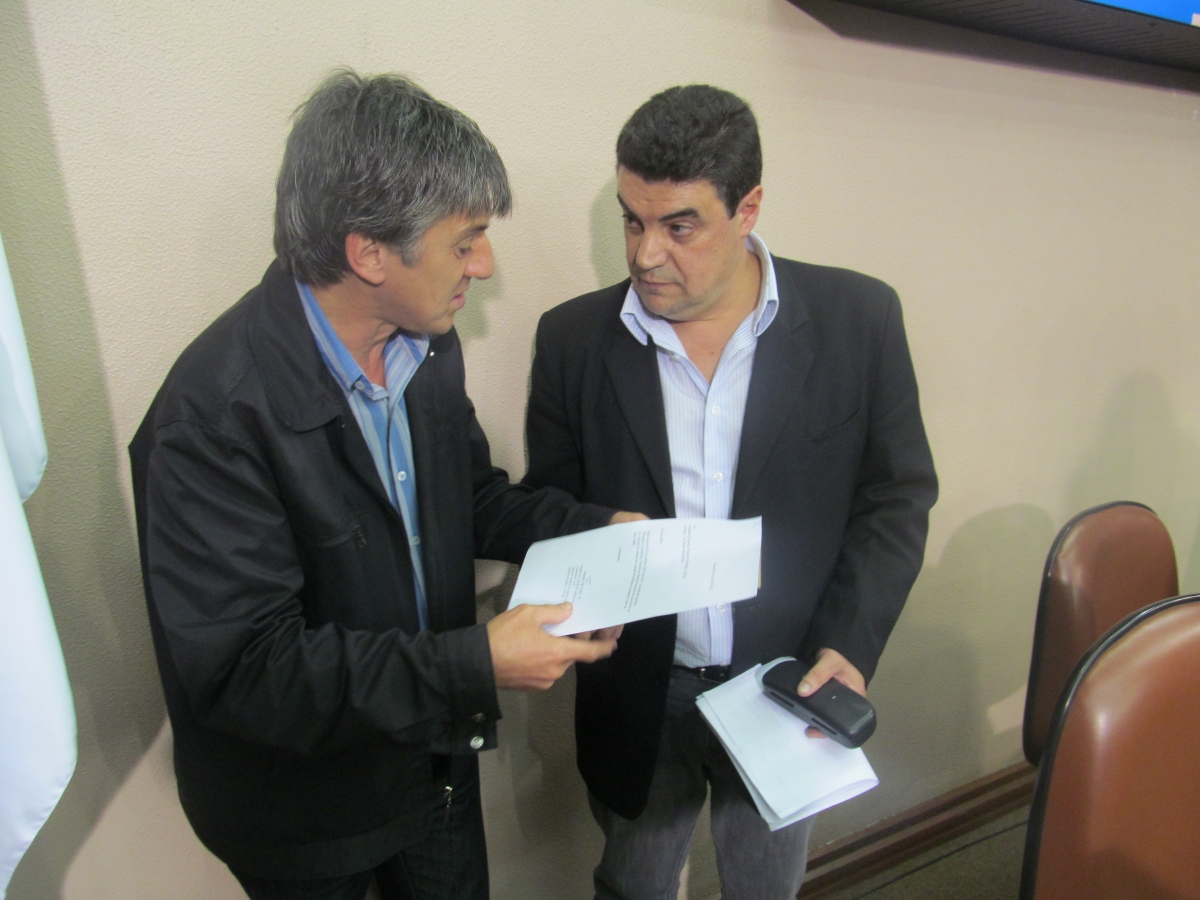 Marrachinho recebe cópia de audiência pública da CLPC do vereador Kiko