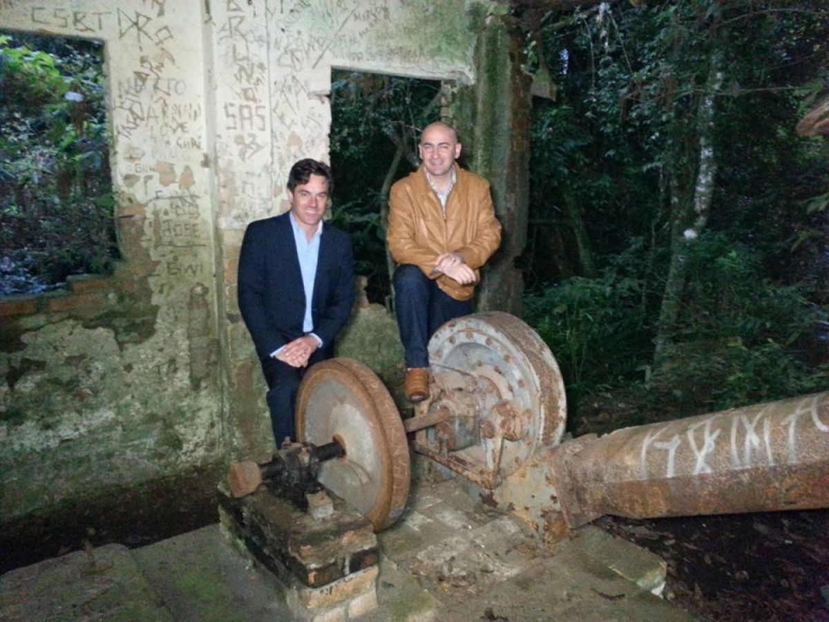 Jaison Barbosa faz nova visita à gruta de Nossa Senhora de Lourdes