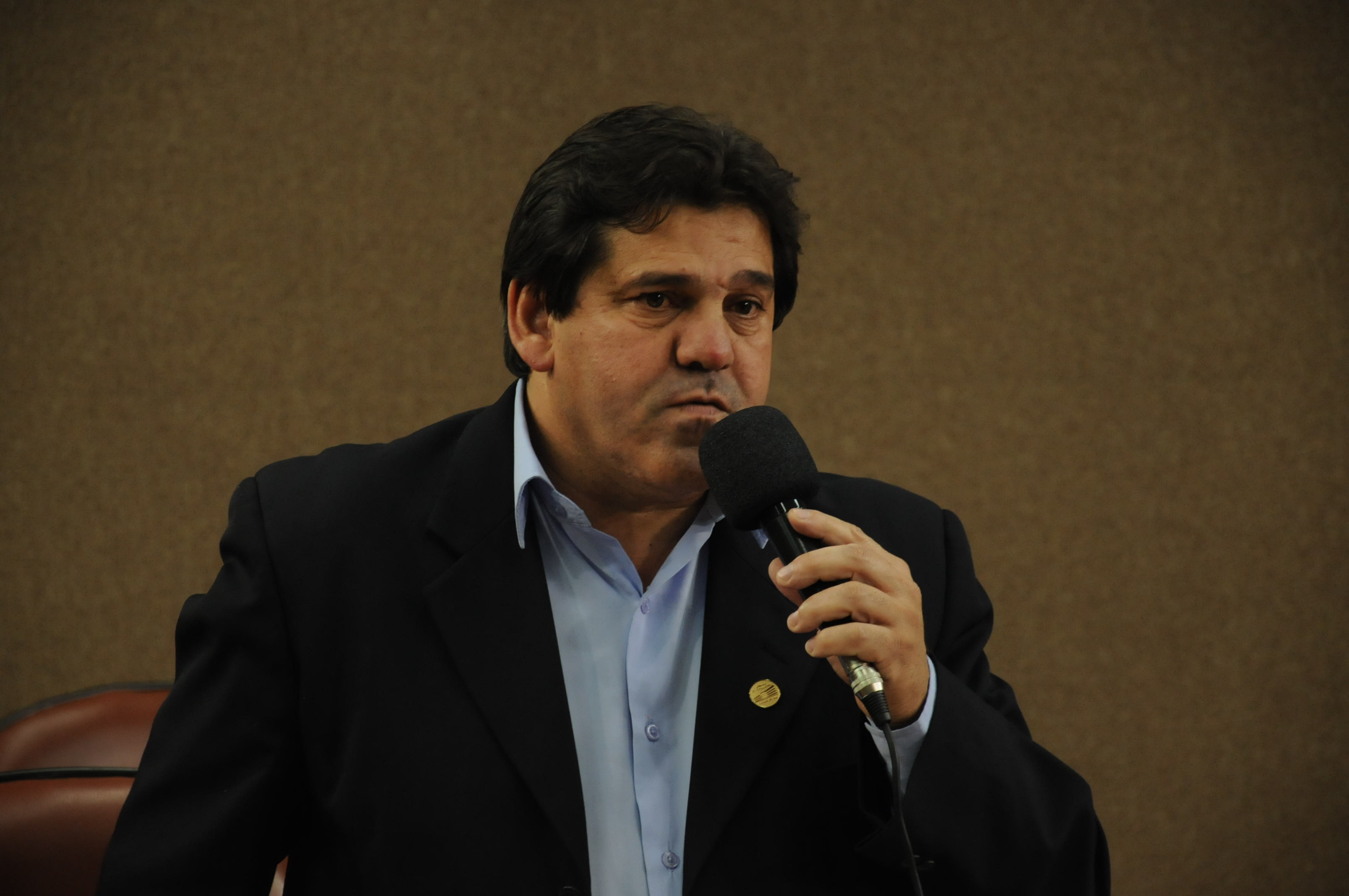 Henrique Silva defende redução da jornada de trabalho e passe livre para estudantes