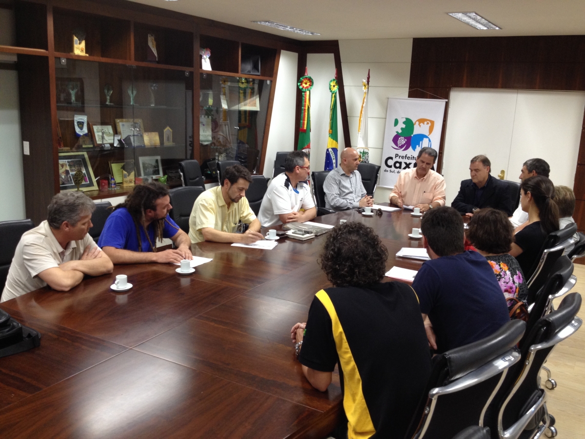 Jaison Barbosa participa de reunião entre moradores de São Luiz da 6ª Légua e prefeito Alceu