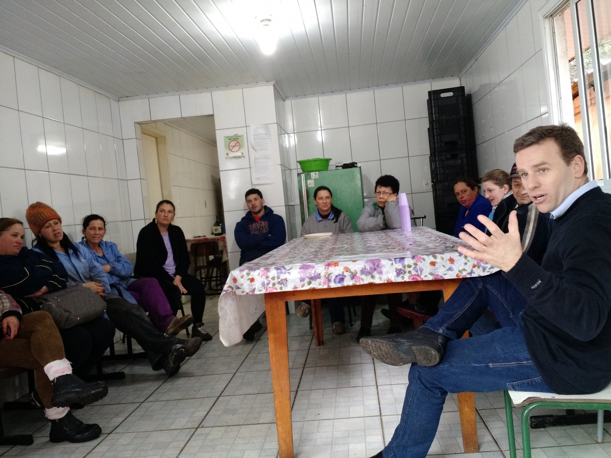 Guila Sebben visita Associação de Recicladores do Serrano