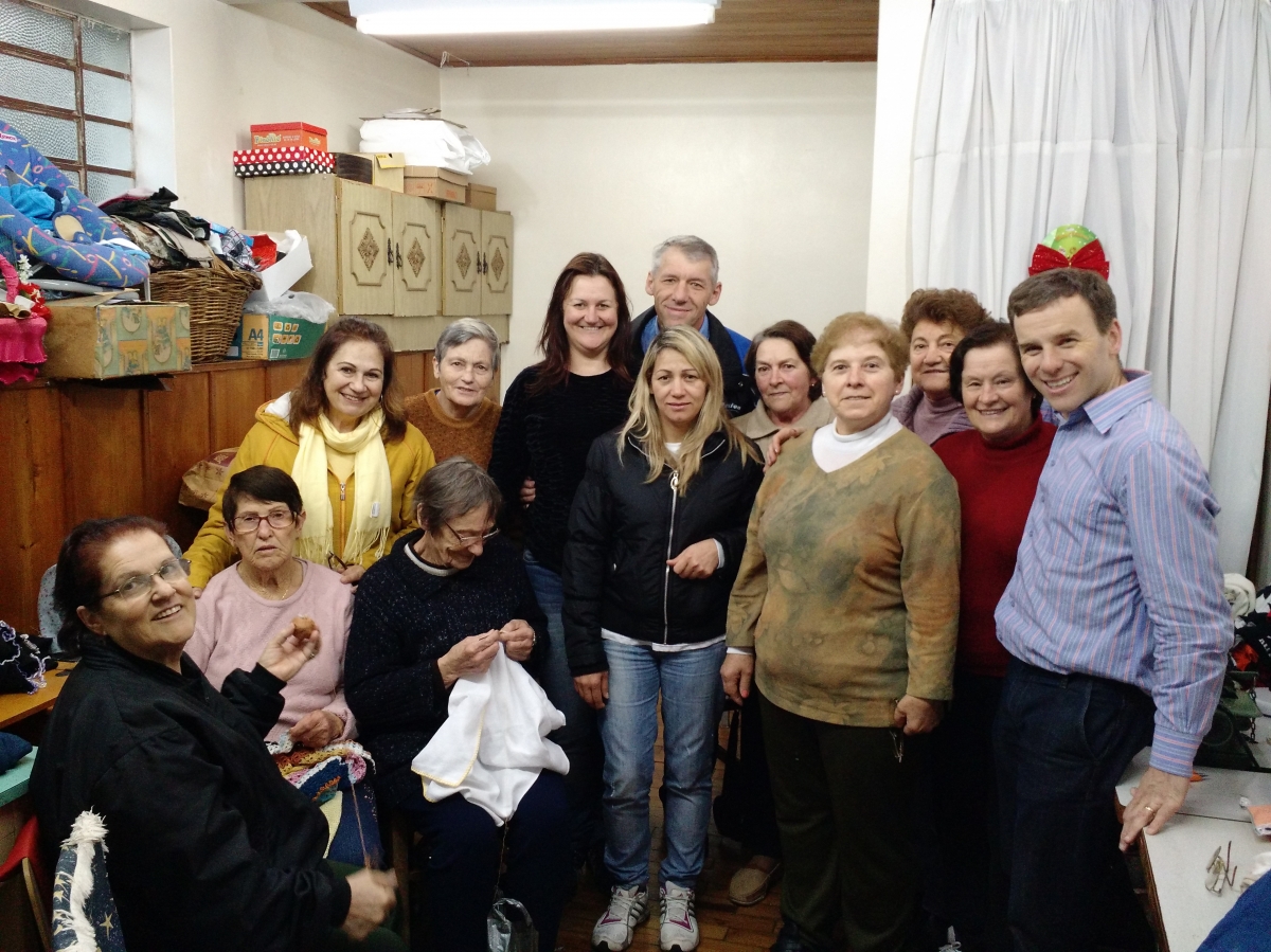 Guila Sebben visita Clube de Mães e Amob do bairro Santa Catarina