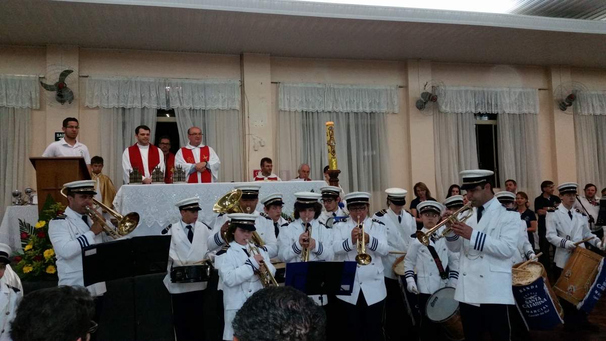Leia mais sobre Mauro Pereira participa de missa festiva no salão da Igreja Santa Catarina