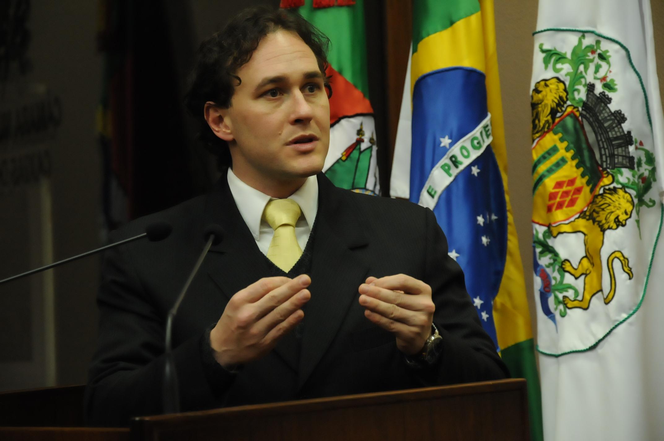 Vereador Vinicius Ribeiro apresenta projetos de leis sobre sustentabilidade da cidade