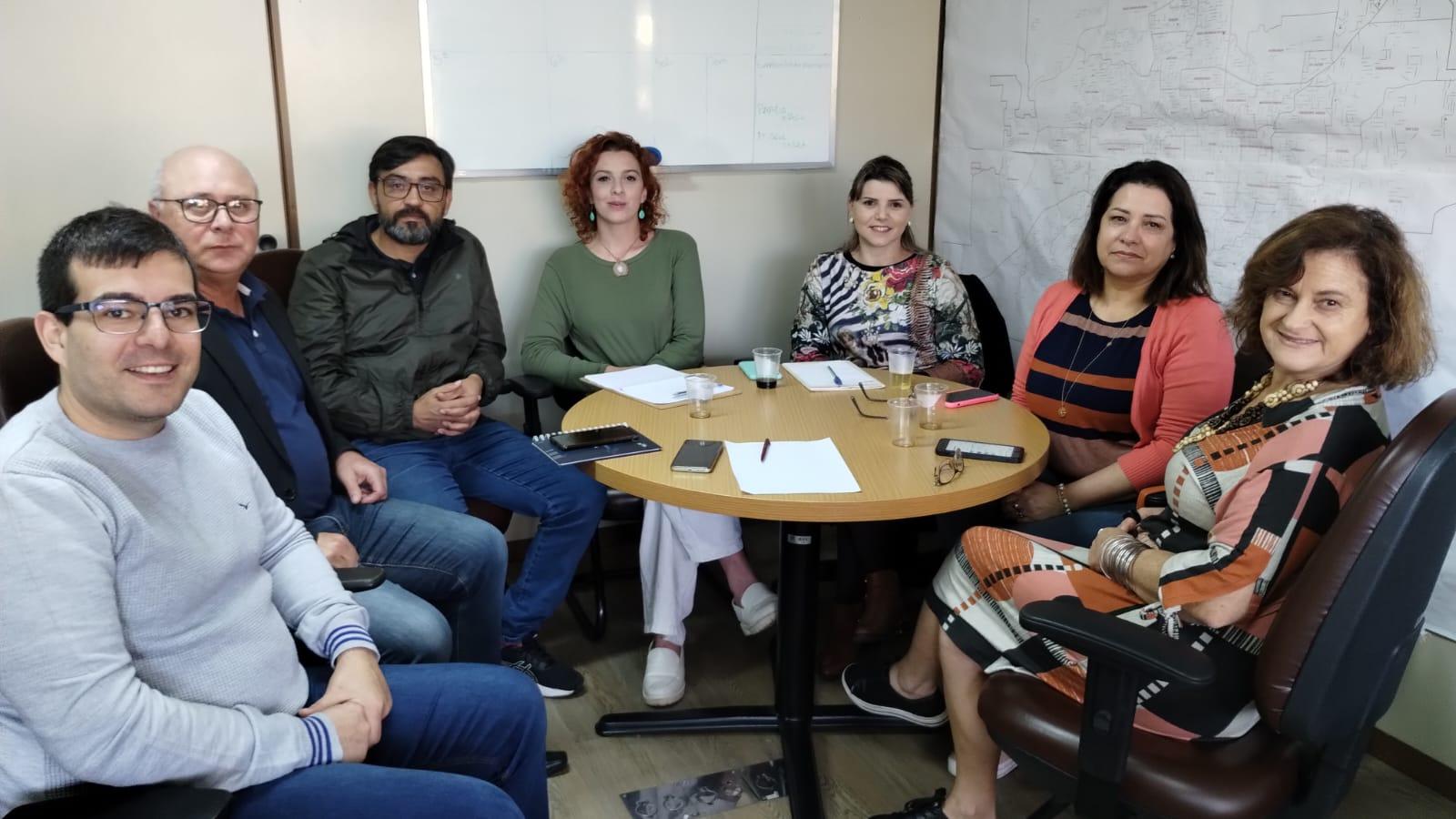 Rafael Bueno reúne lideranças para debater centro de referência de atendimento ao idoso