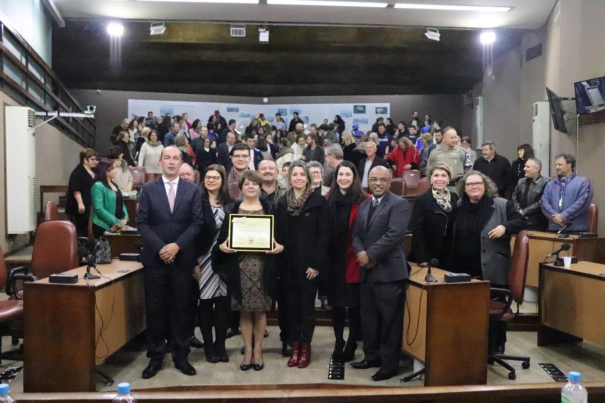 Legislativo caxiense homenageia Escola Municipal João de Zorzi