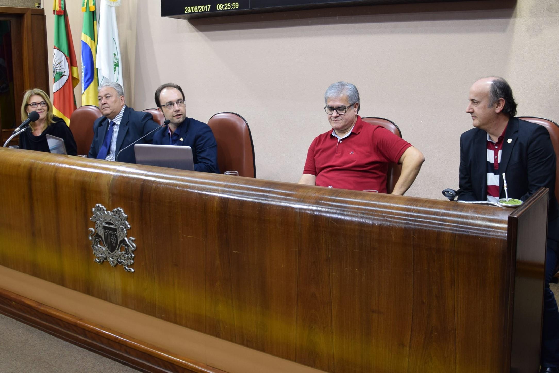 Leia mais sobre Legislativo aprova contas quadrimestrais do Município